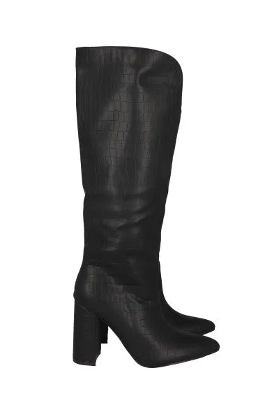 Bota larga tacón corte croco sold by Shasa