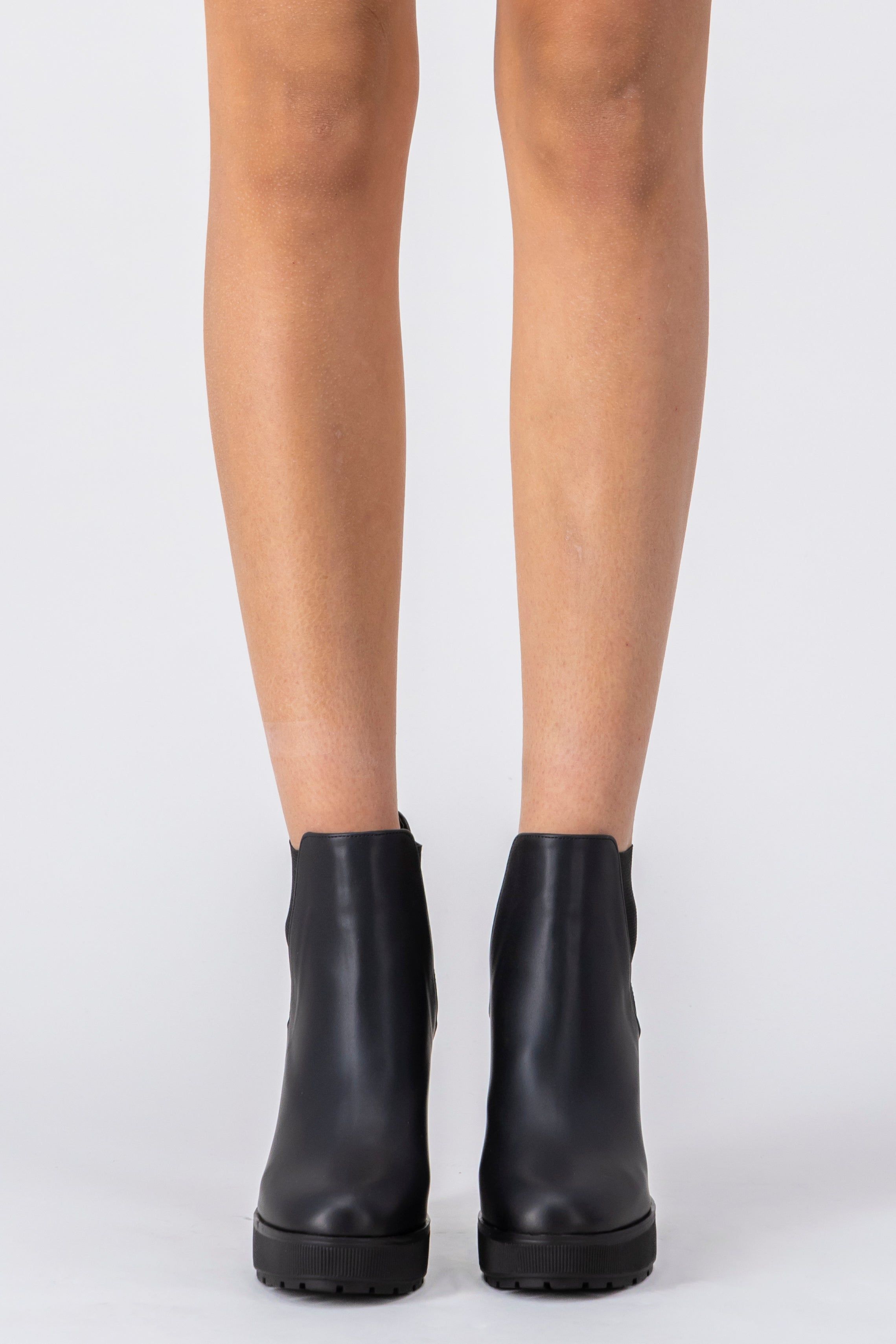 Botín chelsea tacón alto sold by Shasa product image thumbnail 2