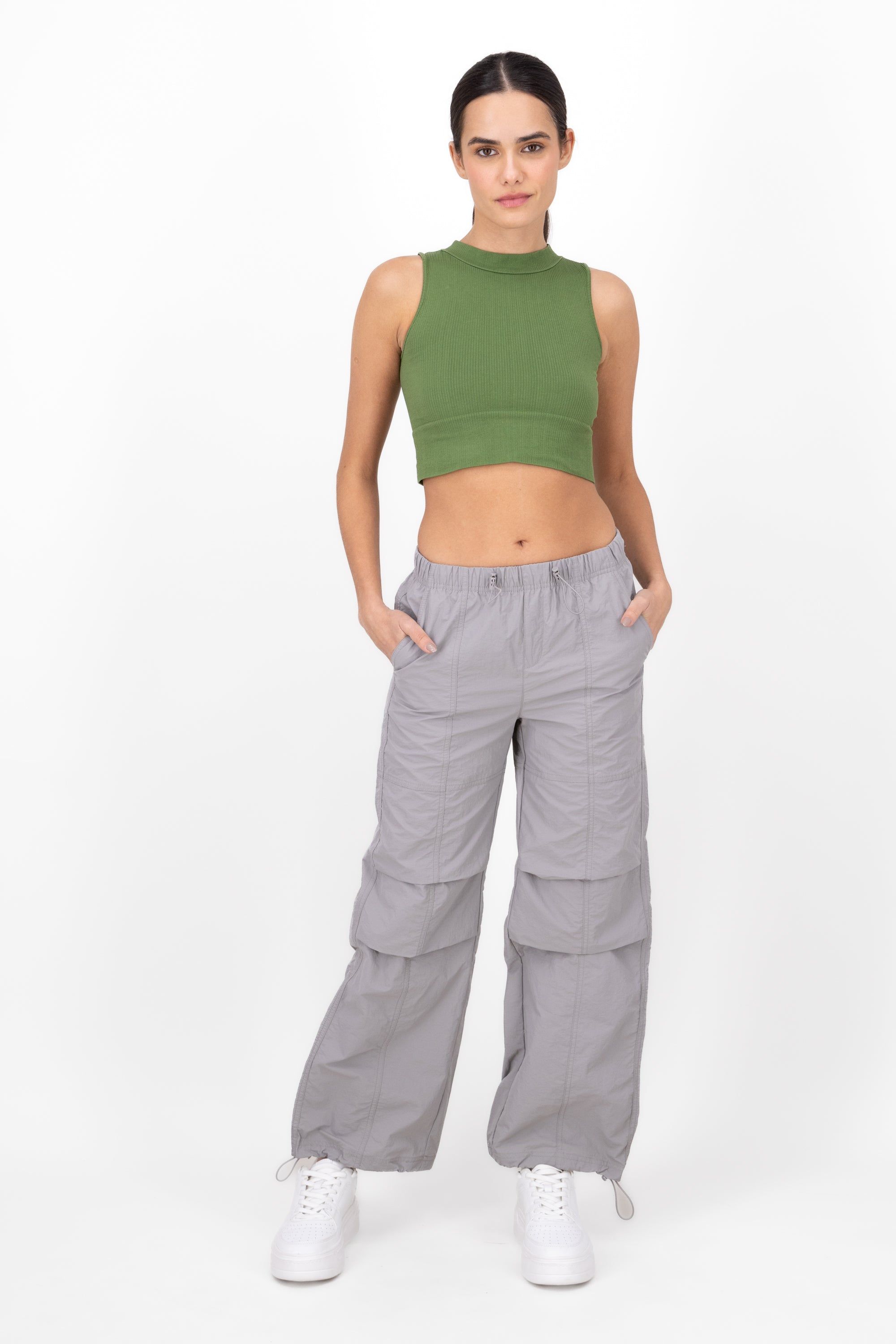 Pantalones Tipo Parachute sold by Shasa