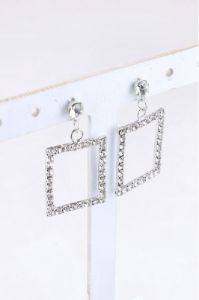 Aretes Cuadro Brillos sold by Shasa