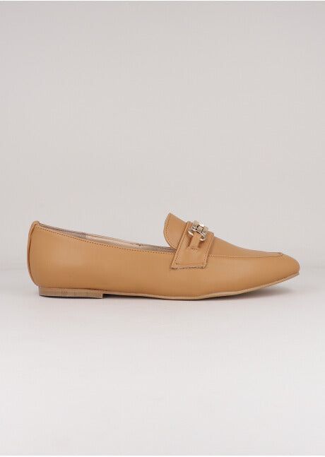 Loafer efecto piel cadena sold by Shasa