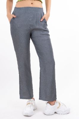 Pantalón recto cintura elástico sold by Shasa