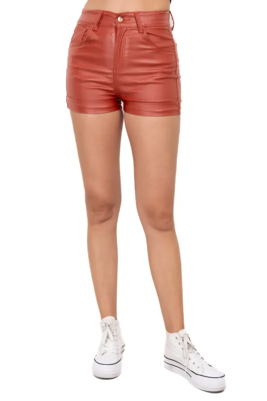 Short Efecto Piel Dobladillo sold by Shasa