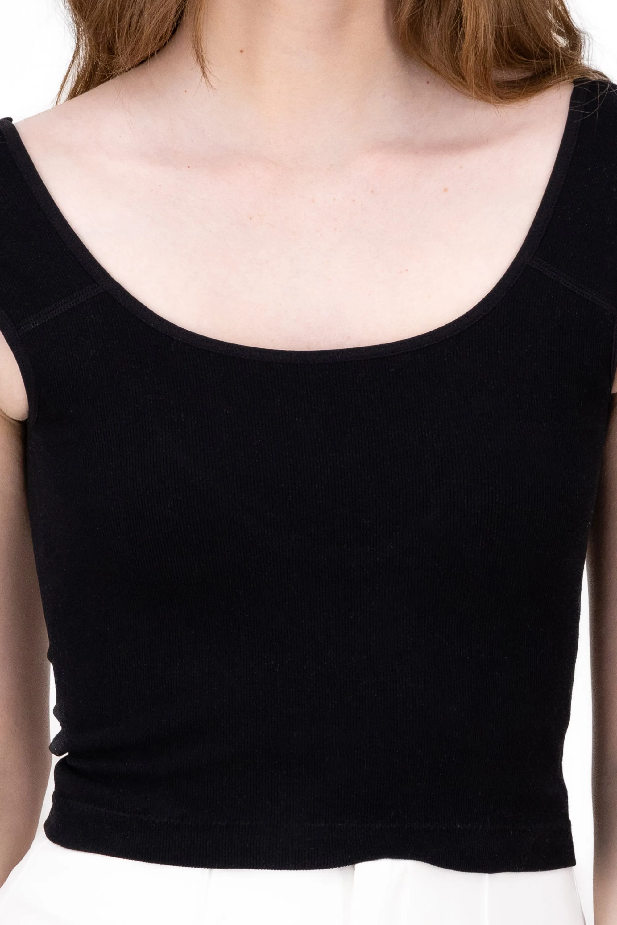 Top Sin Manga Con Escote En Espalda sold by Shasa product image thumbnail 5