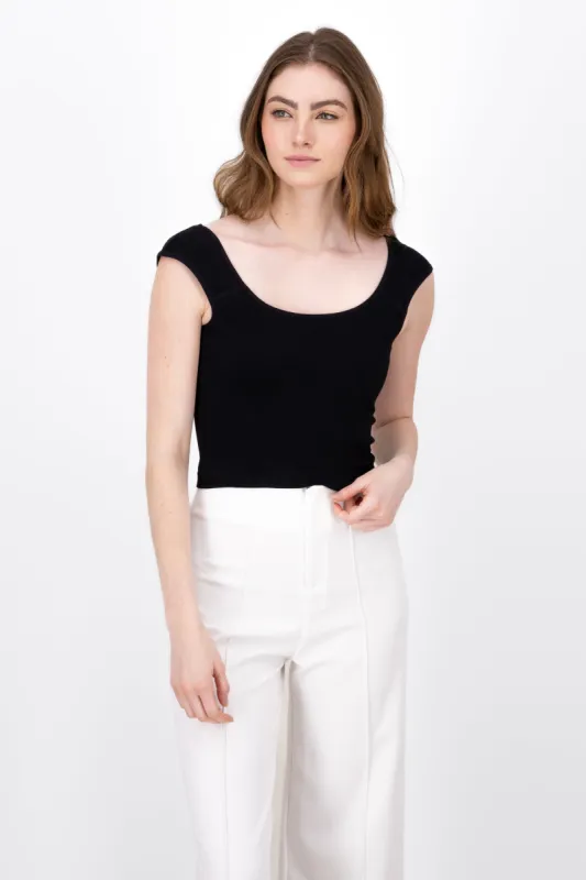 Top Sin Manga Con Escote En Espalda sold by Shasa