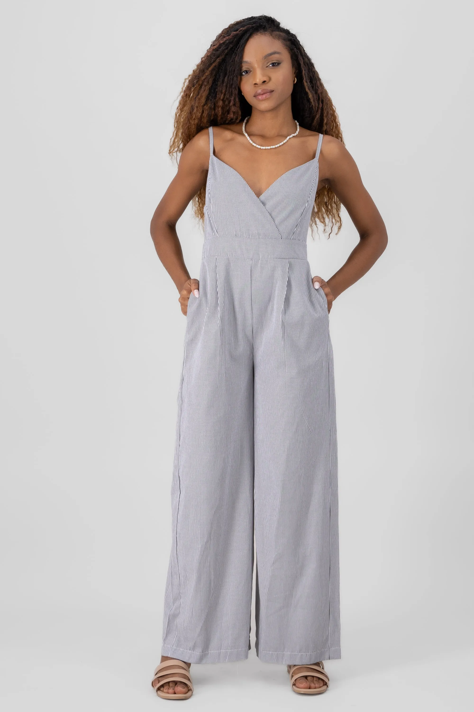 Jumpsuit escote v tirantes sold by Shasa product image thumbnail 2