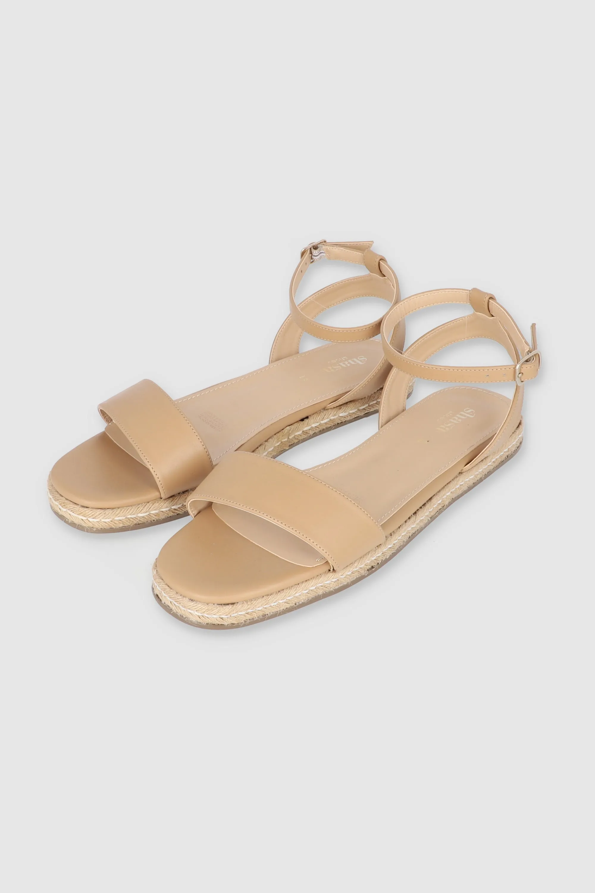 Sandalia yute tira ancha sold by Shasa
