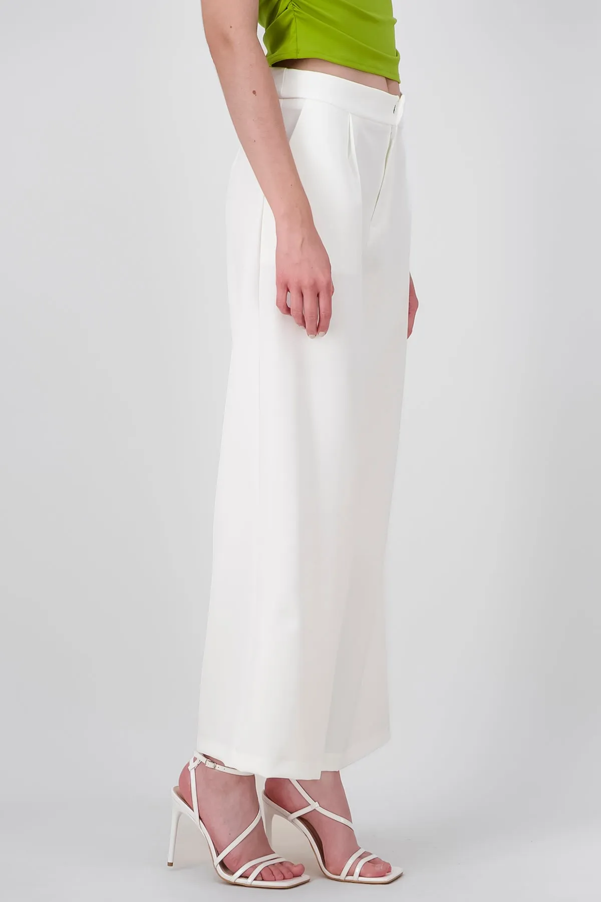 Pantalon liso con bolsas sold by Shasa product image thumbnail 3