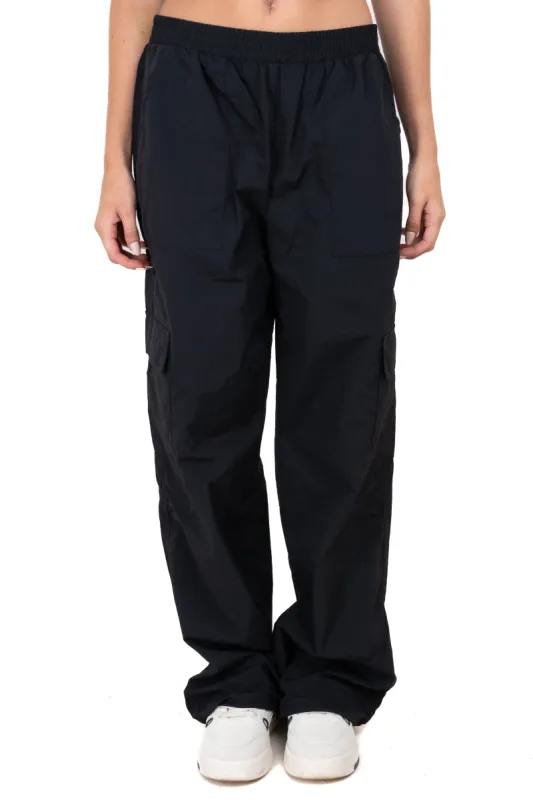 Pantalón parachute bolsos cargo sold by Shasa