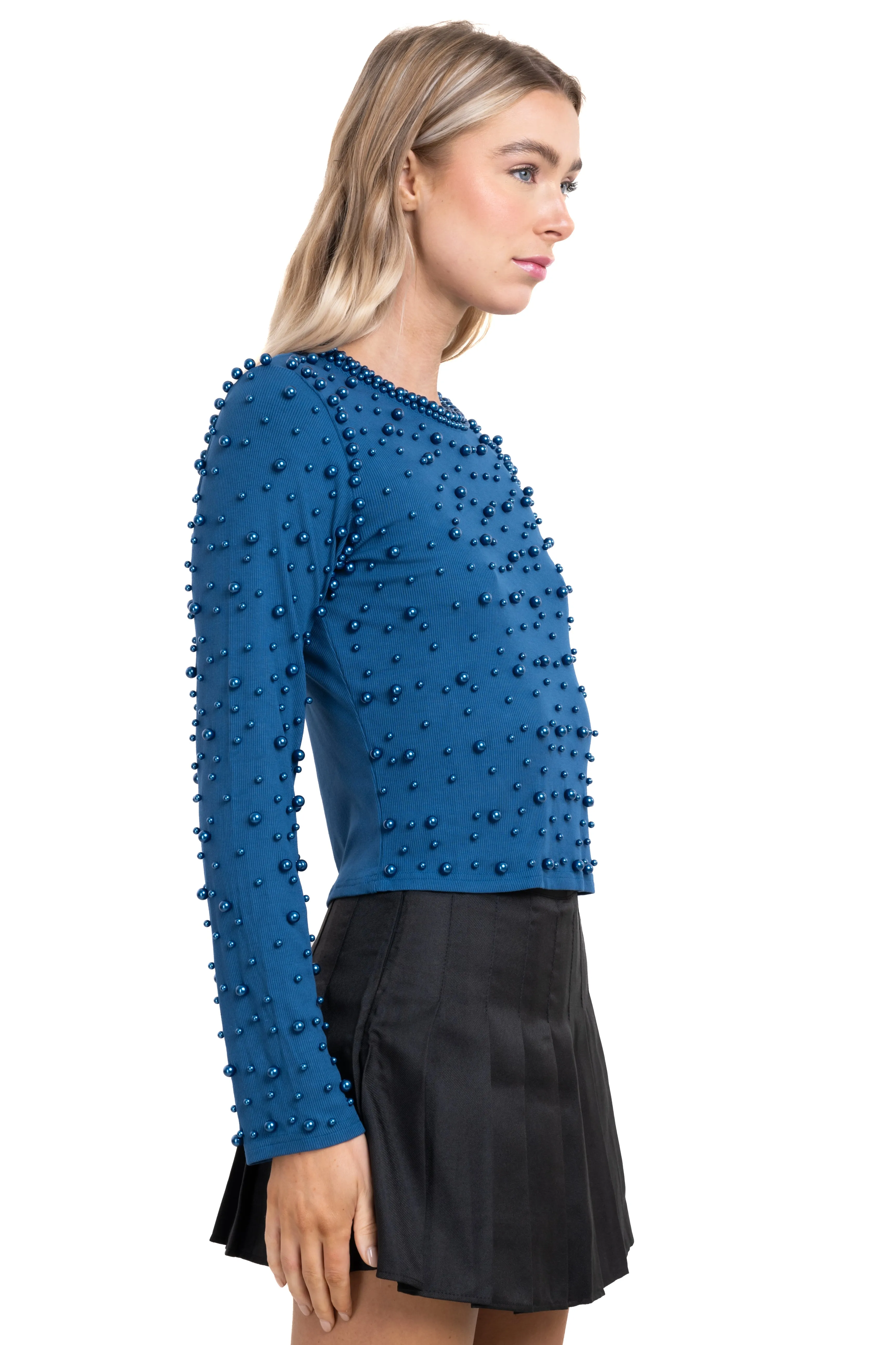 Sueter de perlas y brillos sold by Shasa product image thumbnail 3