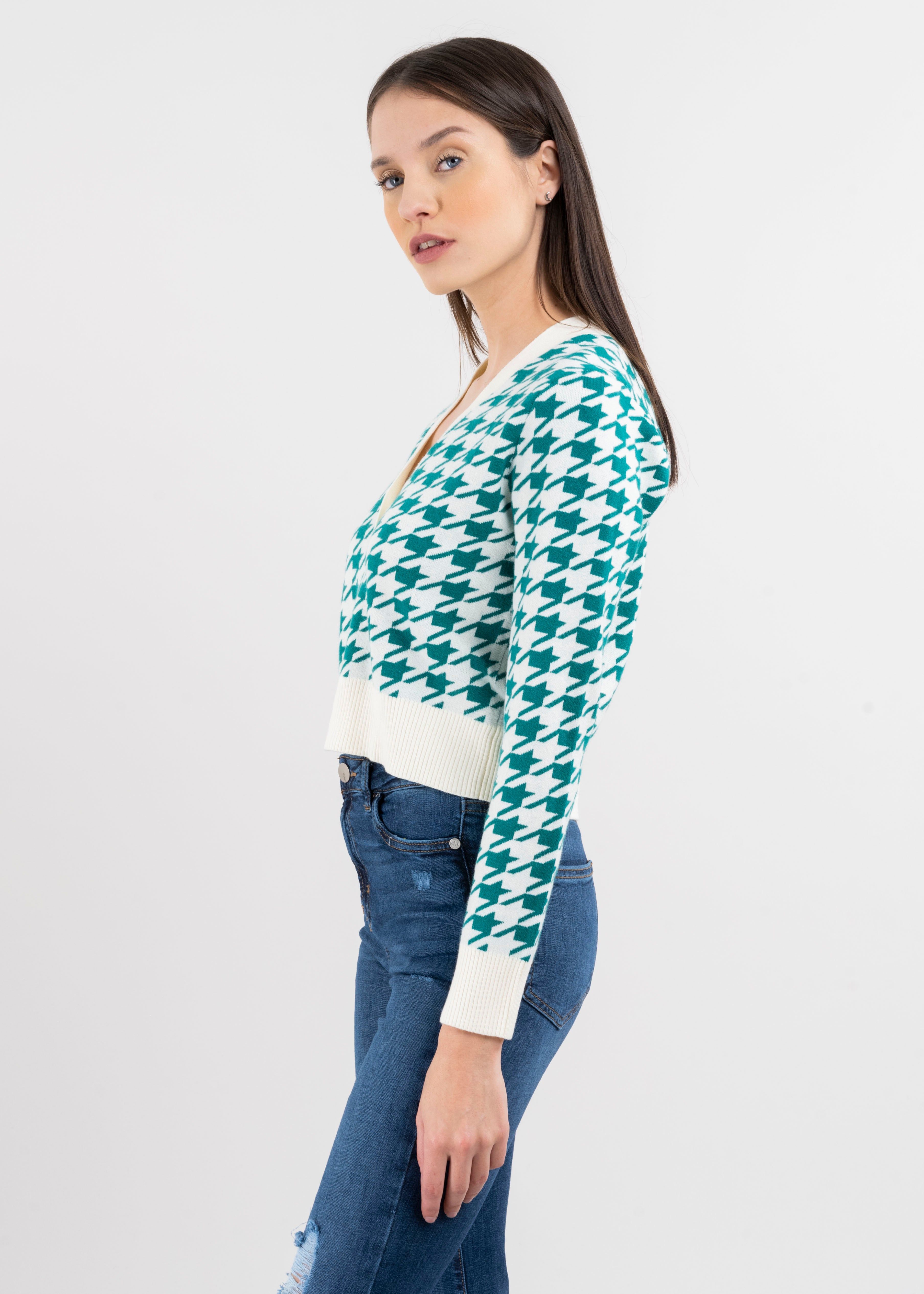 Suéter tejido botones sold by Shasa product image thumbnail 3