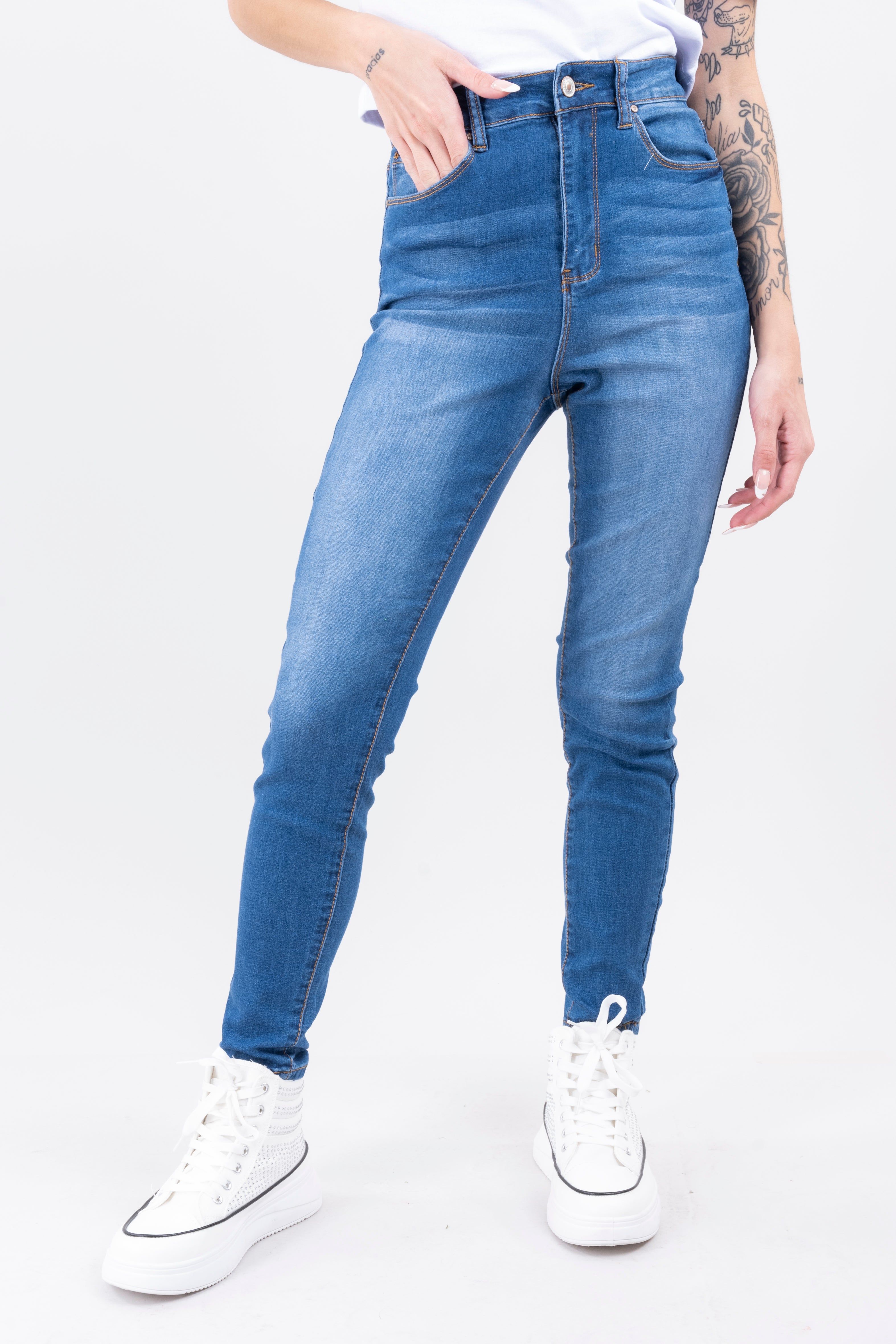 Jeans skinny lisos deslavado ligero sold by Shasa product image thumbnail 5