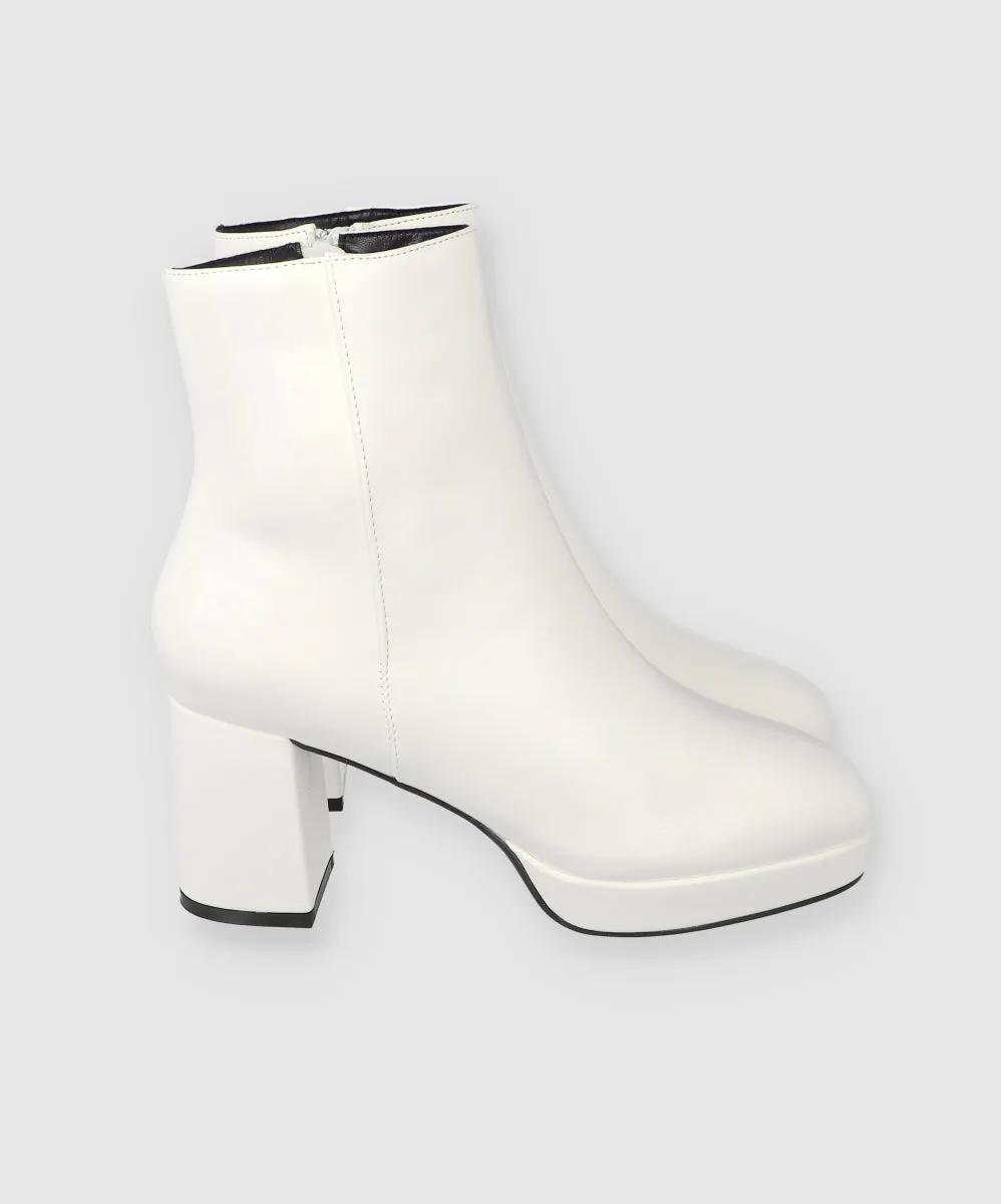 Botín Efecto Piel Tacón Ancho sold by Shasa product image thumbnail 2