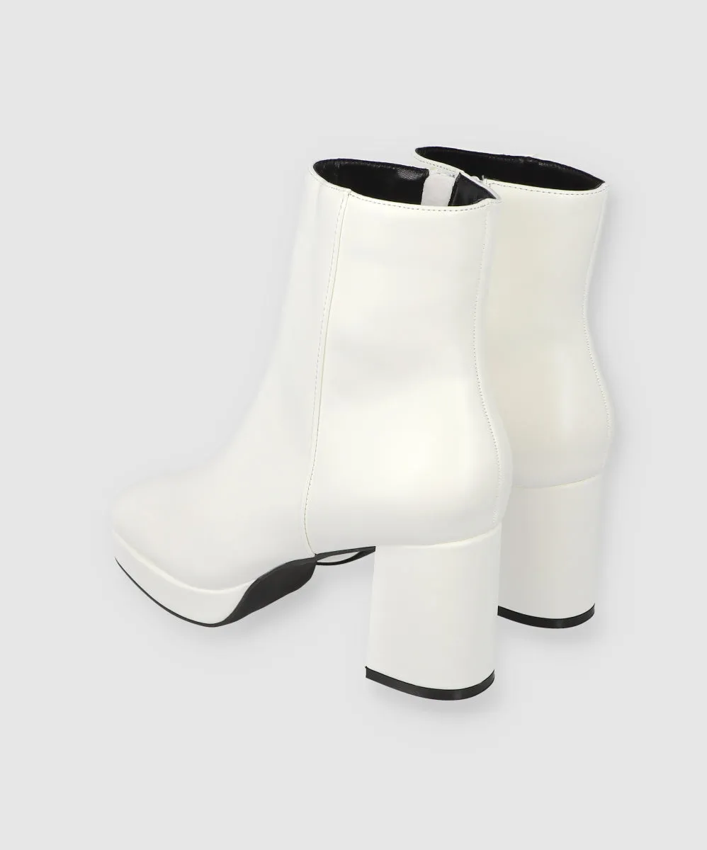 Botín Efecto Piel Tacón Ancho sold by Shasa product image thumbnail 3