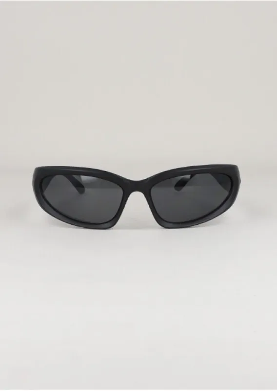Lentes sol aerodinámicos sold by Shasa