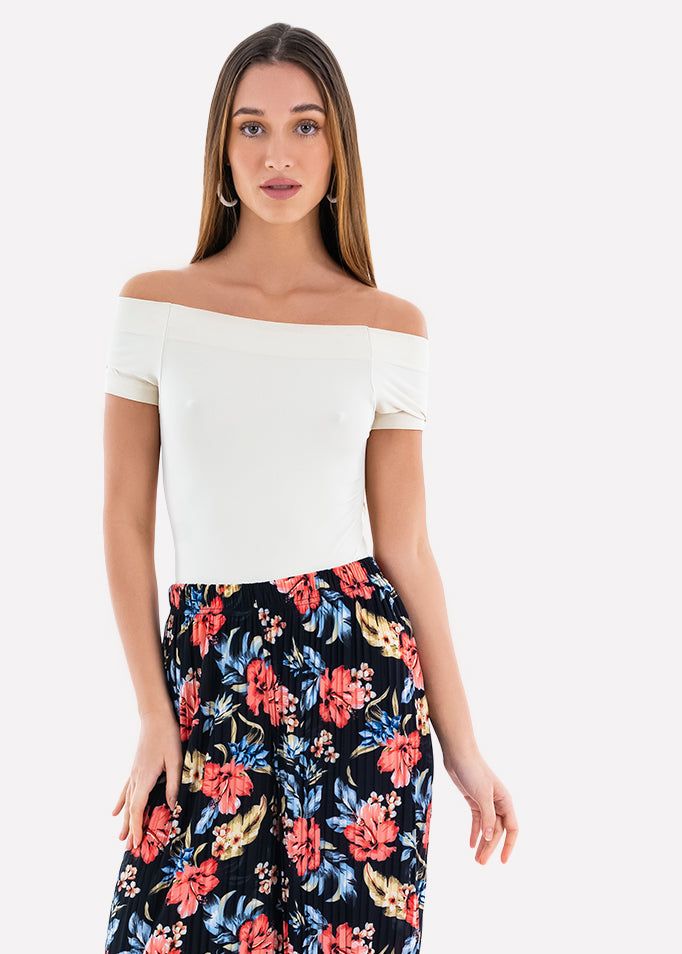 Bodysuit liso hombros descubiertos sold by Shasa