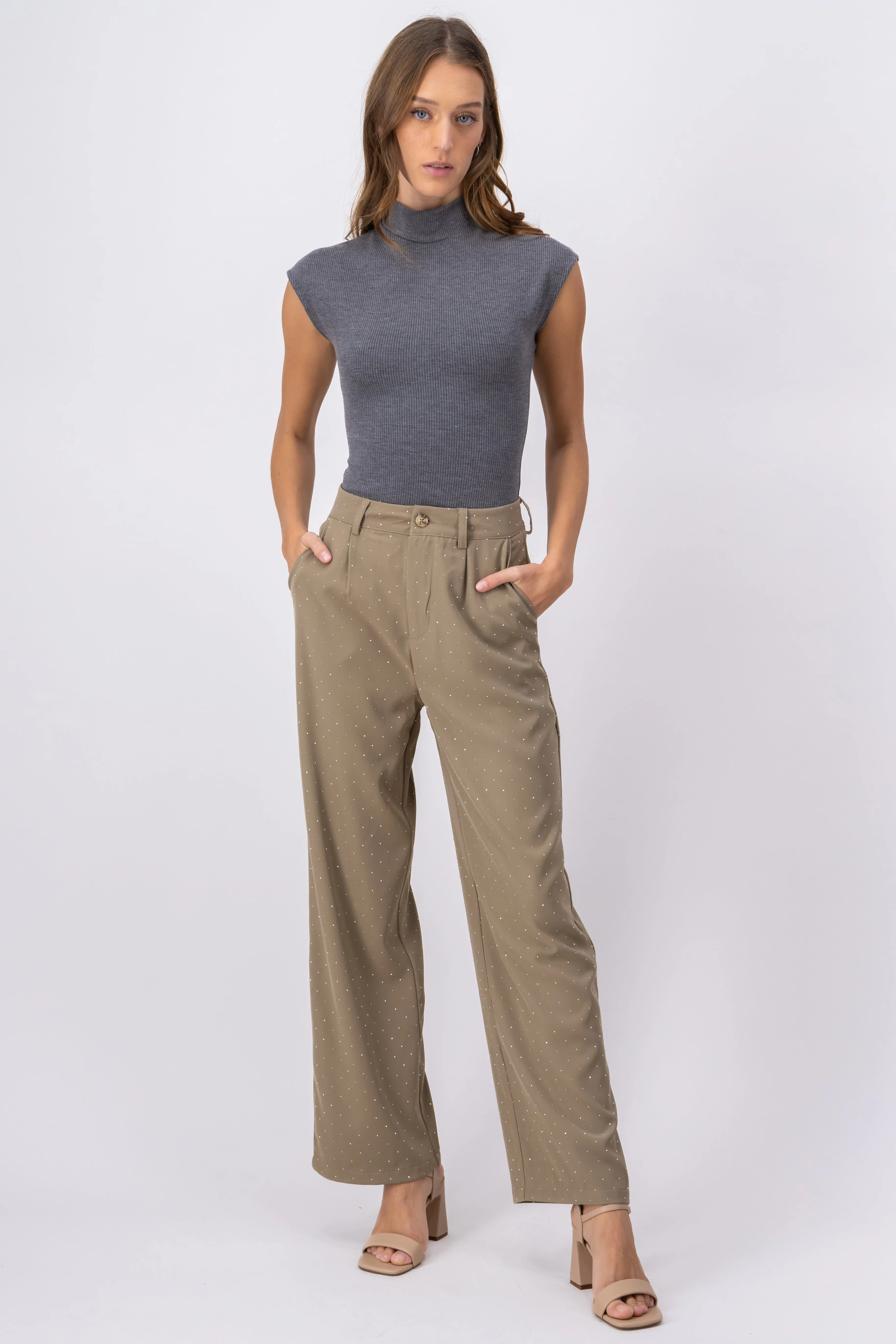 Pantalón sastre aplicación brillos sold by Shasa