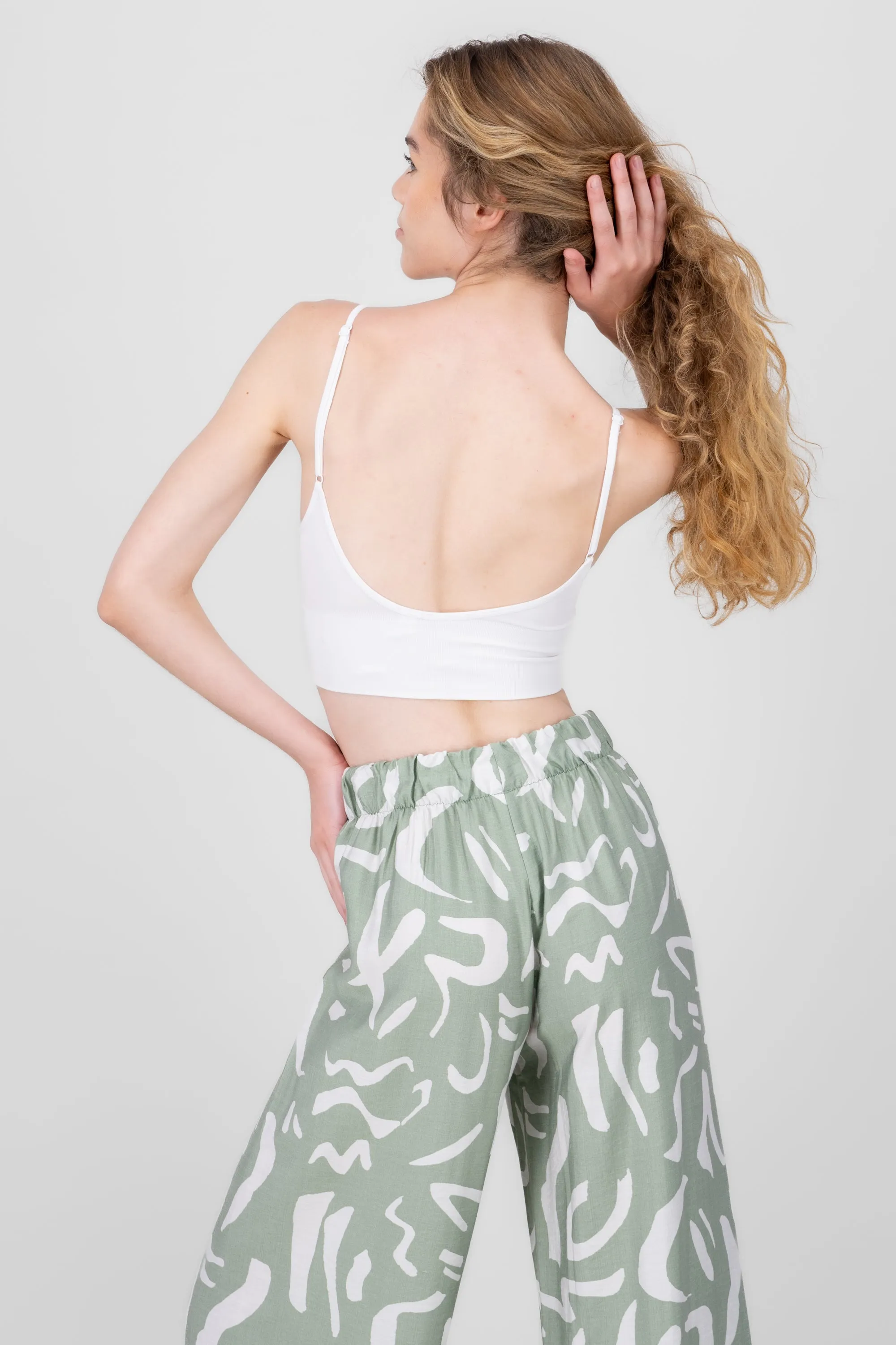 Top con copas escote en V sold by Shasa product image thumbnail 4