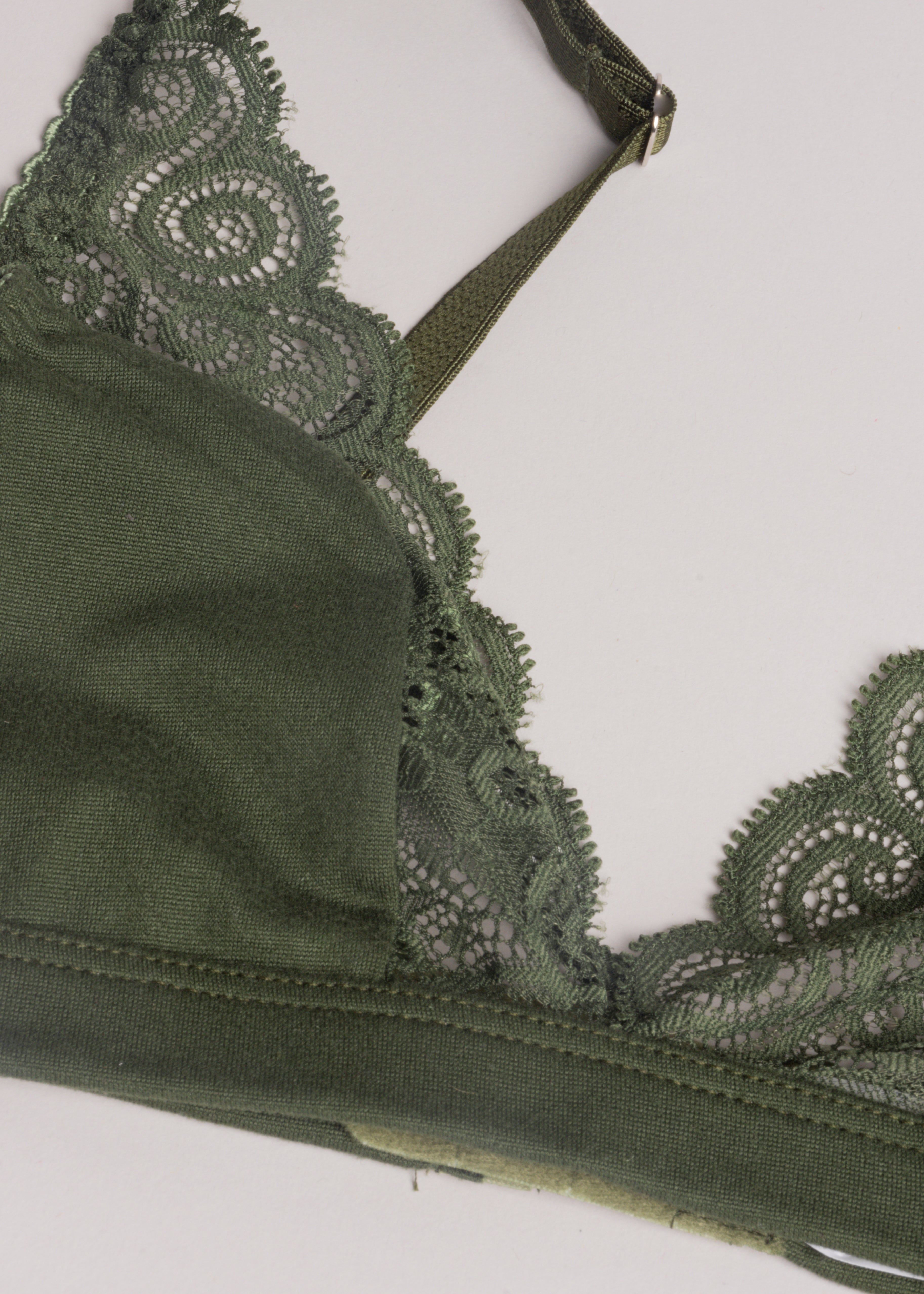 Bralette velvet encaje sold by Shasa product image thumbnail 3