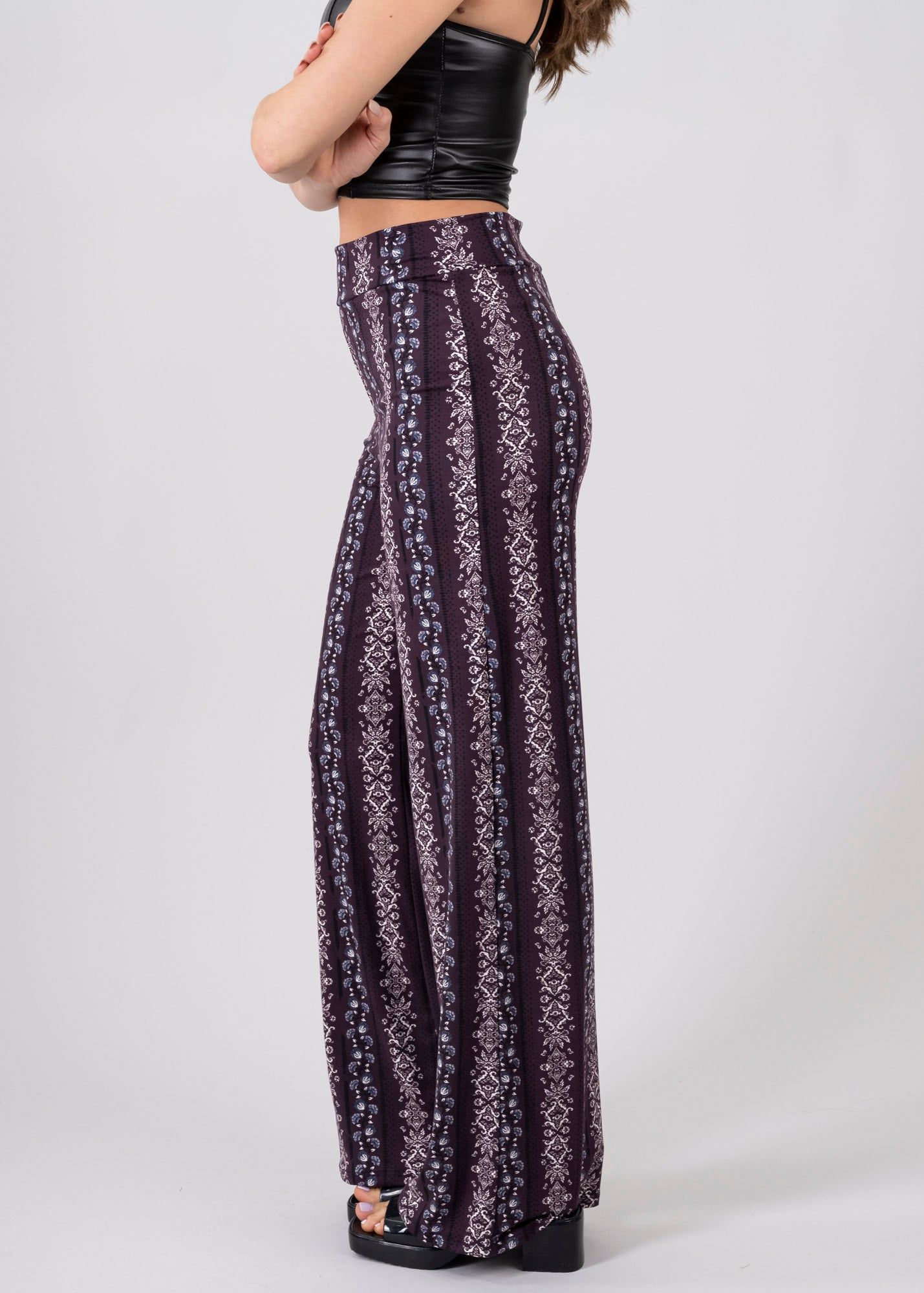 Pantalon amplio estampado geometrico sold by Shasa product image thumbnail 3