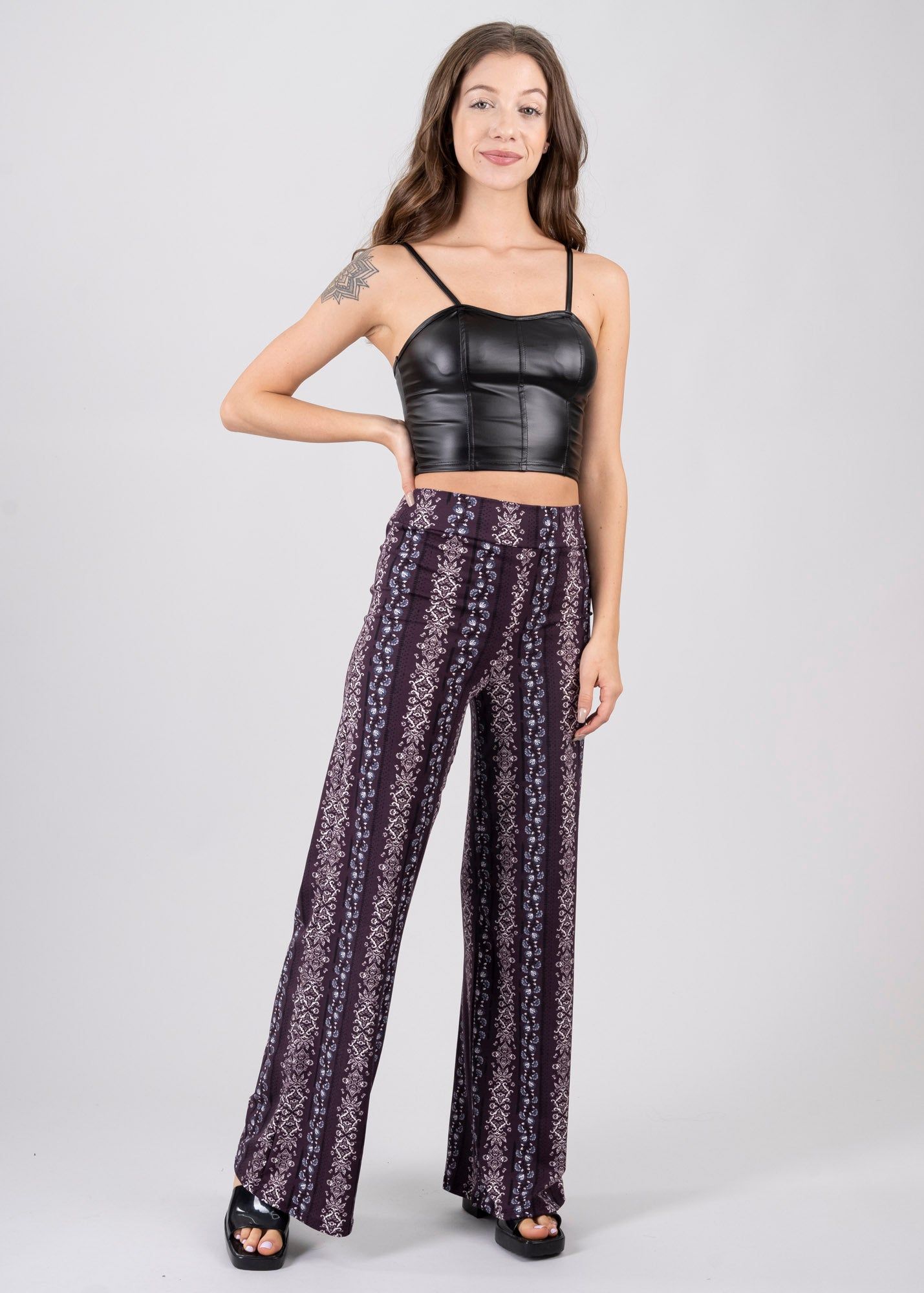 Pantalon amplio estampado geometrico sold by Shasa product image thumbnail 5