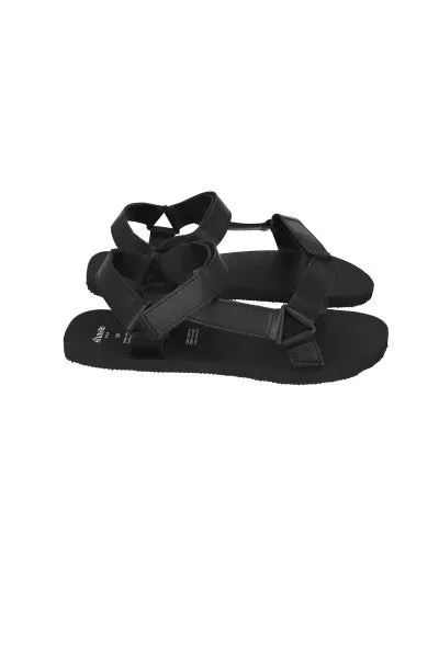 Sandalia cintas efecto piel velcro sold by Shasa