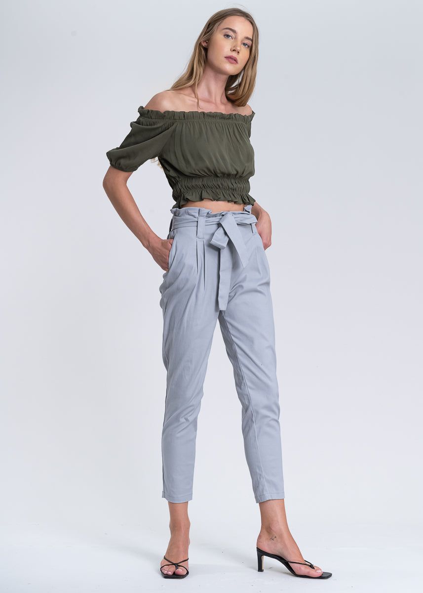 Pantalón paper bag cintura alta cinturón sold by Shasa