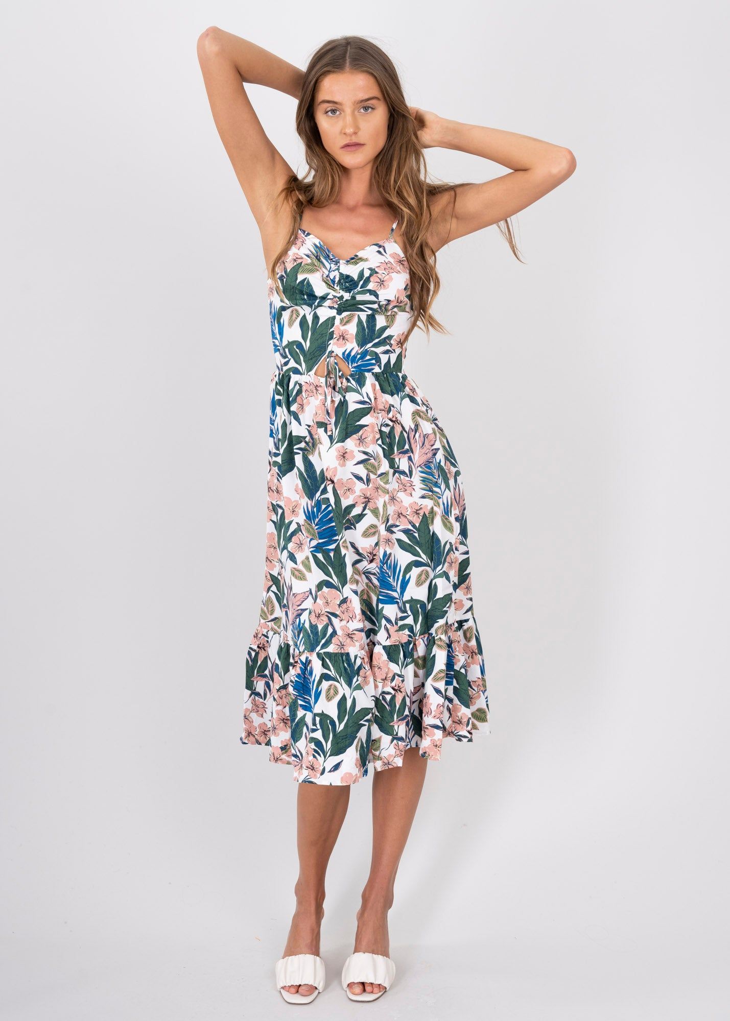 Vestido maxi abertura abdomen estampado tropical sold by Shasa