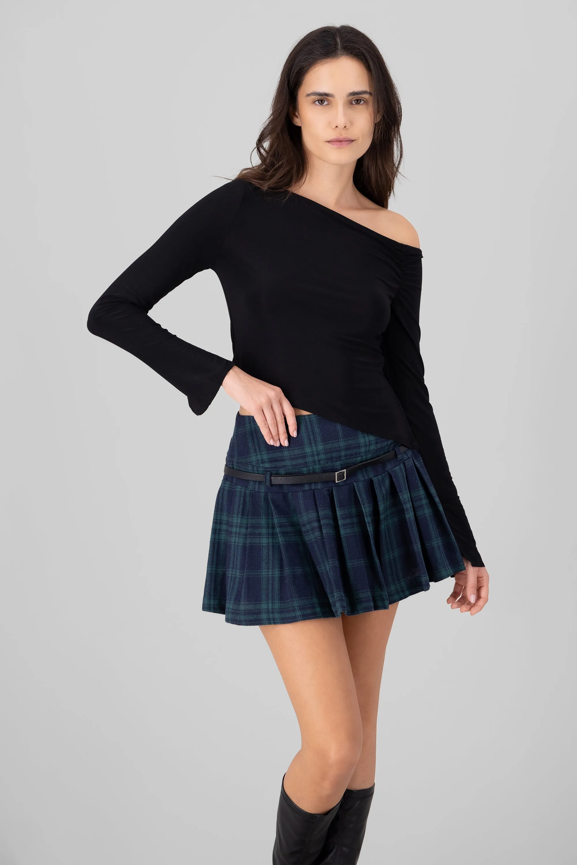 Top asimetrico de manga larga lisa sold by Shasa product image thumbnail 2