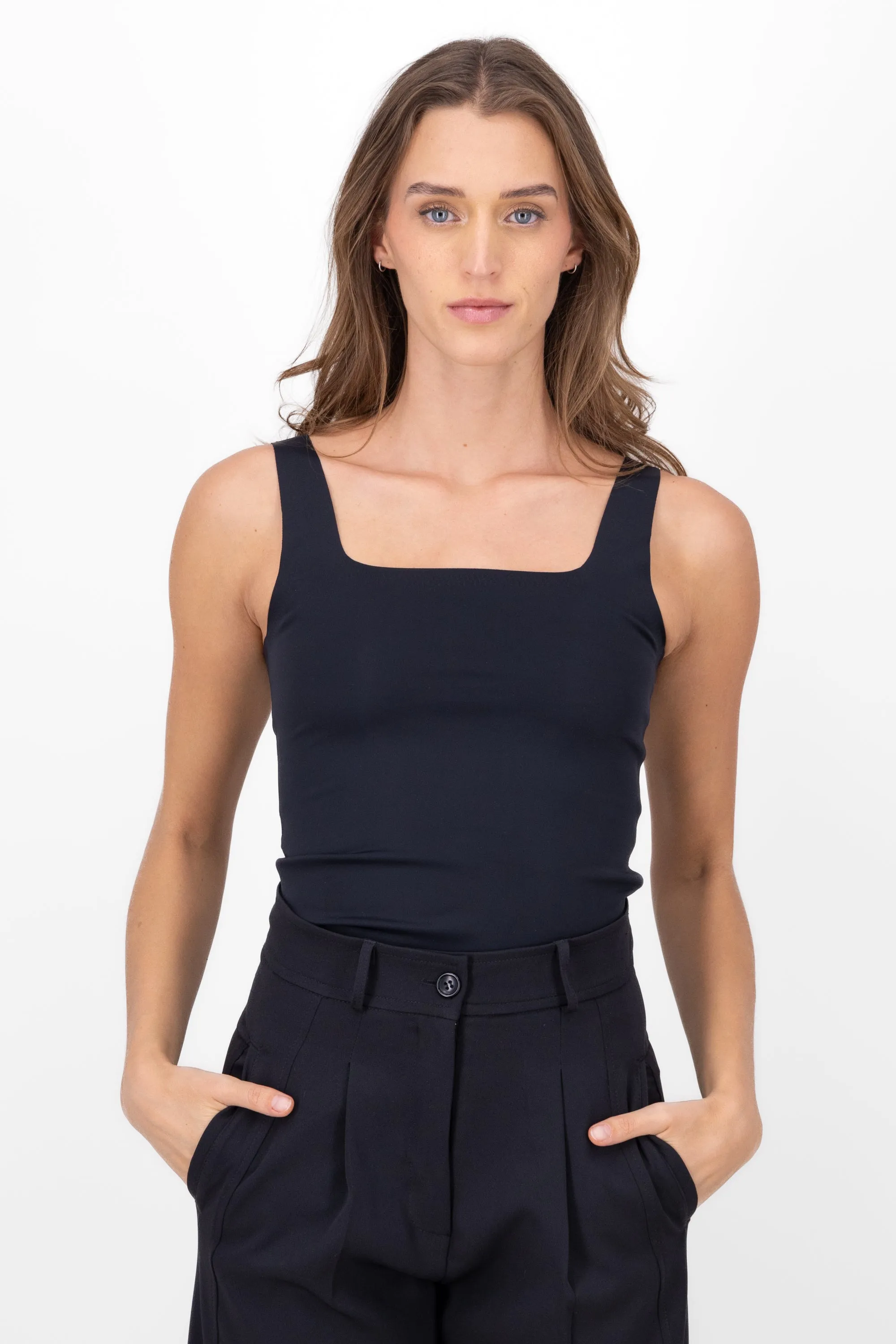 Bodysuit liso tirantes sold by Shasa