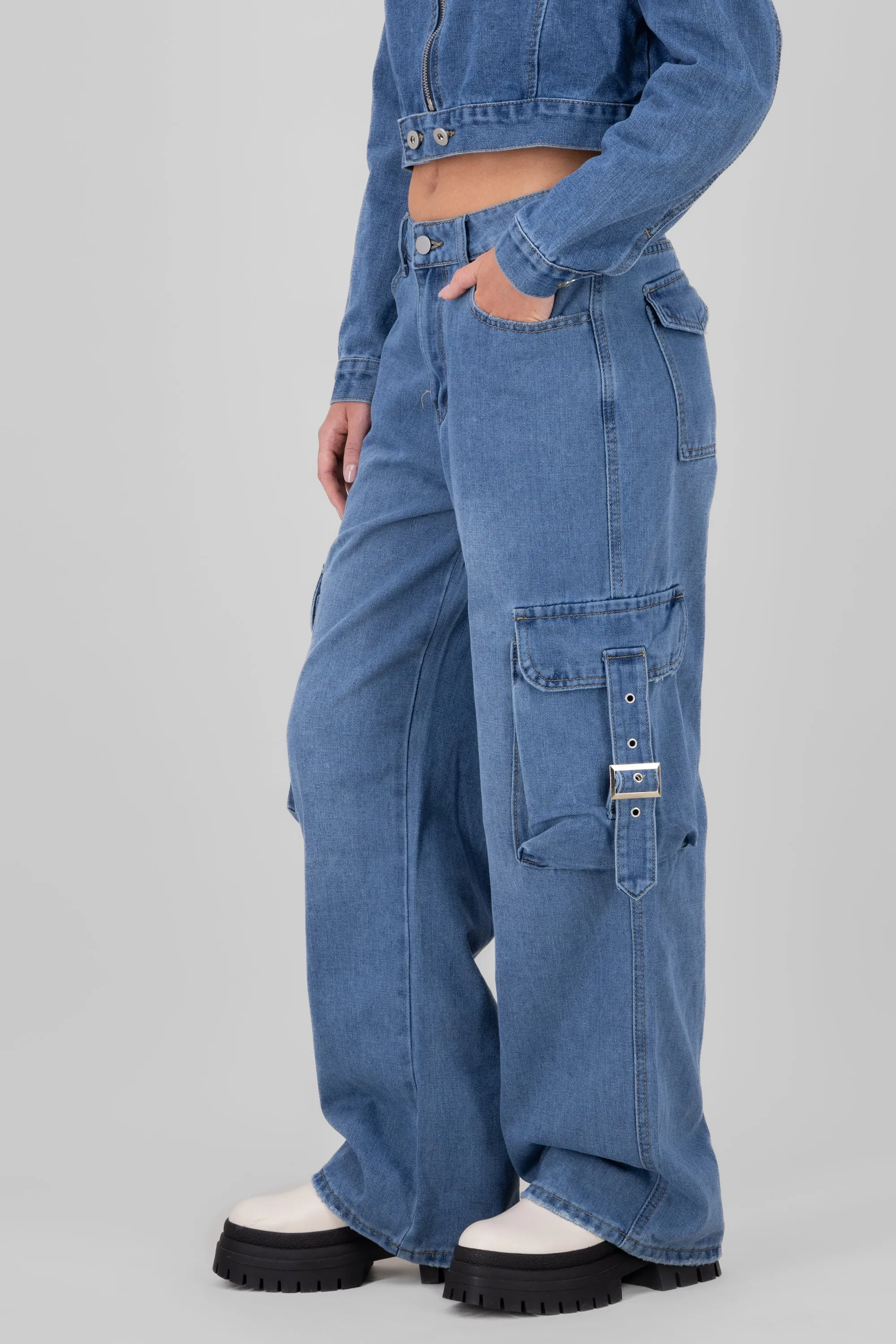 Jeans bolsas cargo tira ajustable sold by Shasa product image thumbnail 3