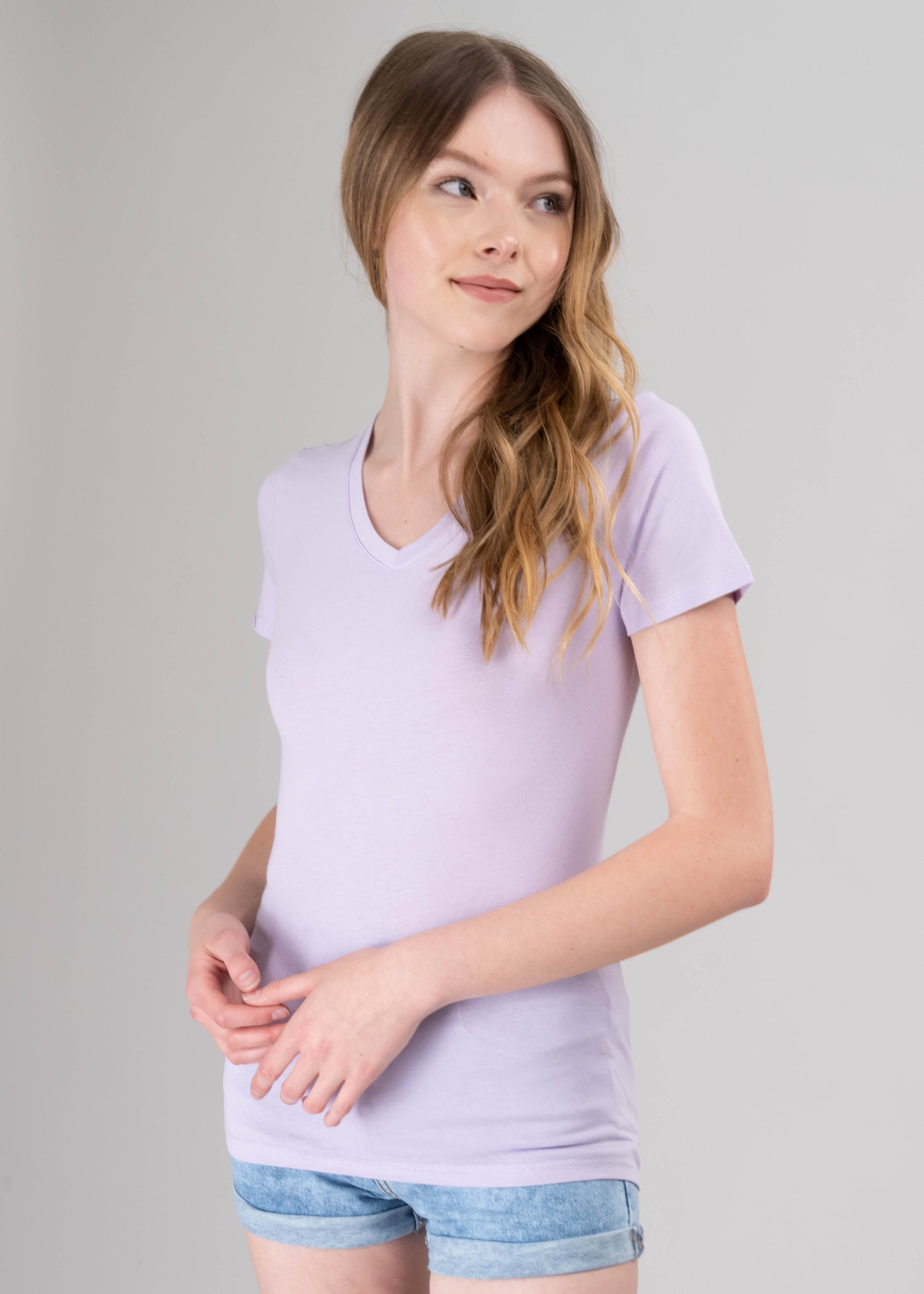 Playera manga corta escote v liso sold by Shasa