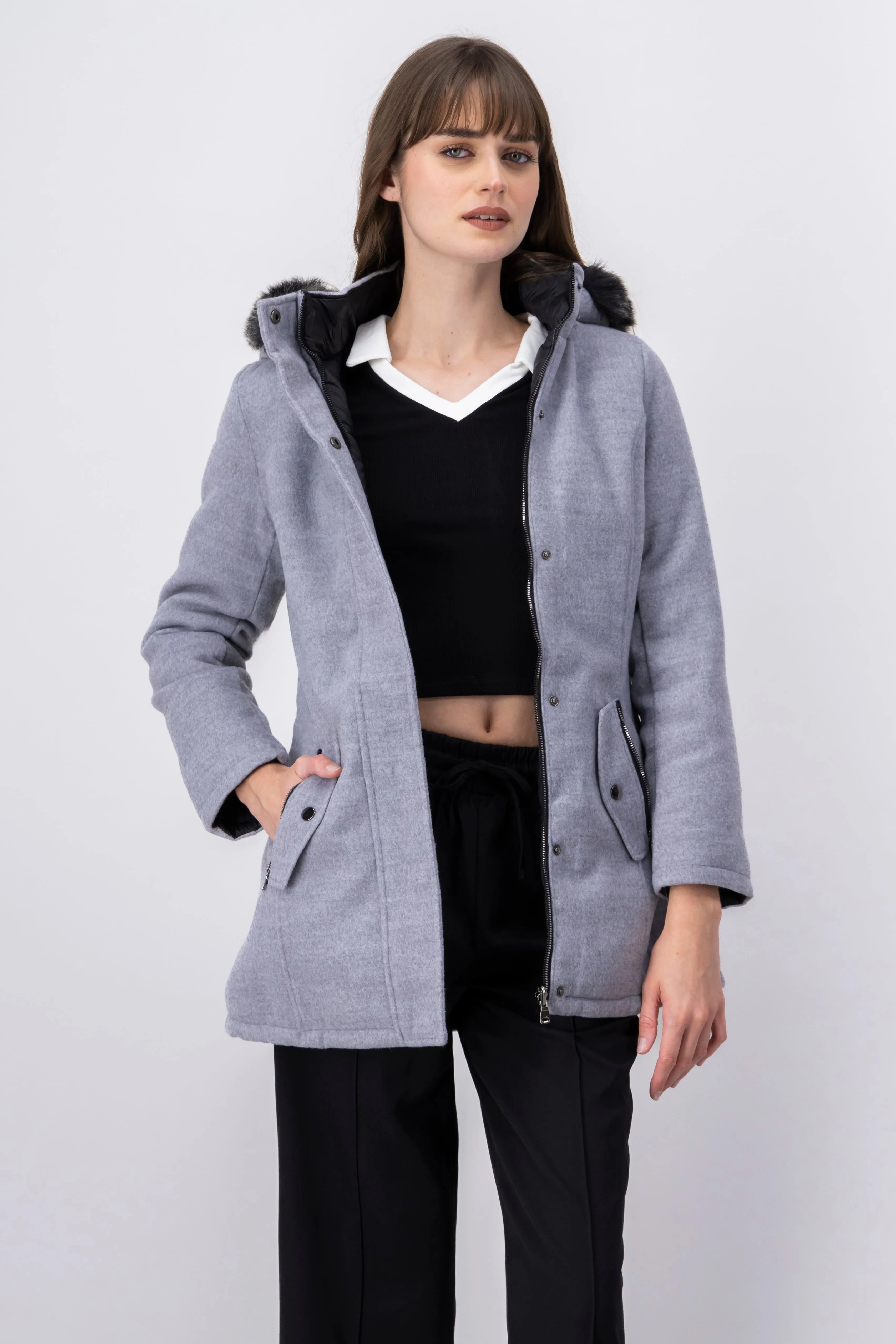 Abrigo doble vista gorro peluche sold by Shasa