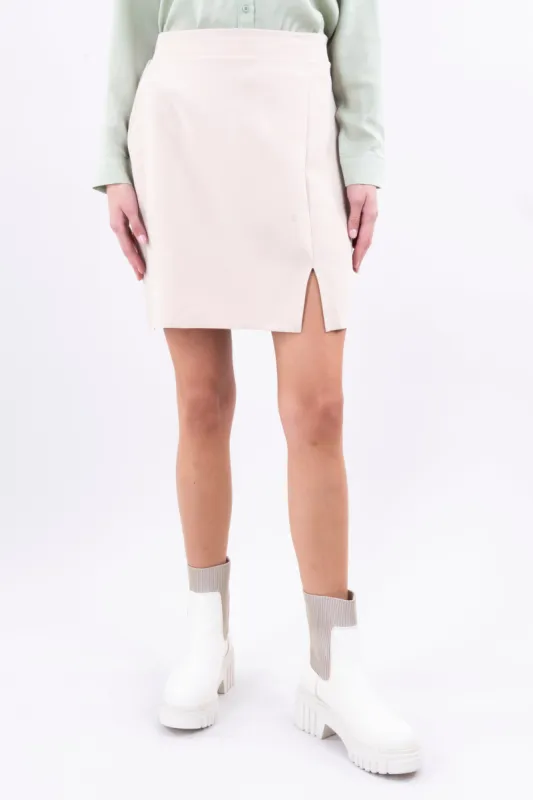 Falda mini cintura elástica abertura sold by Shasa