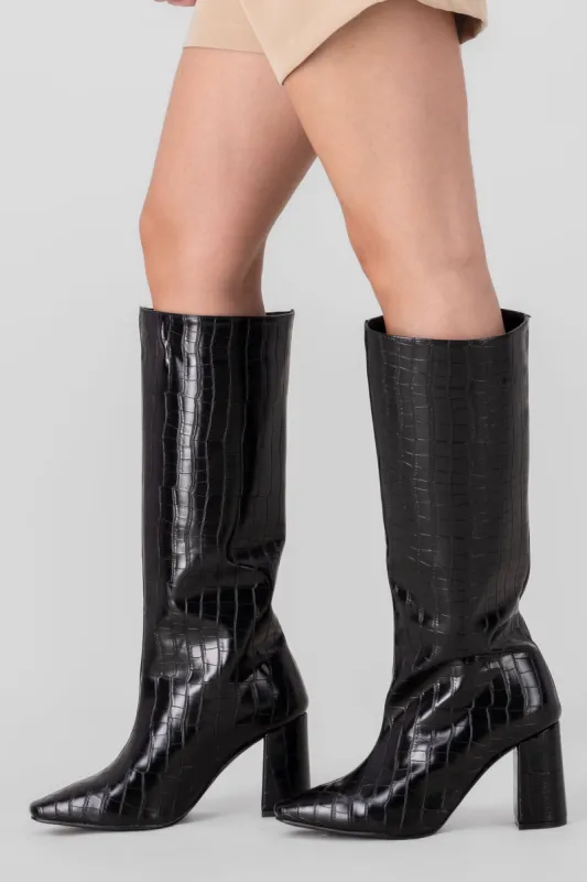 Bota larga estructurada croco sold by Shasa