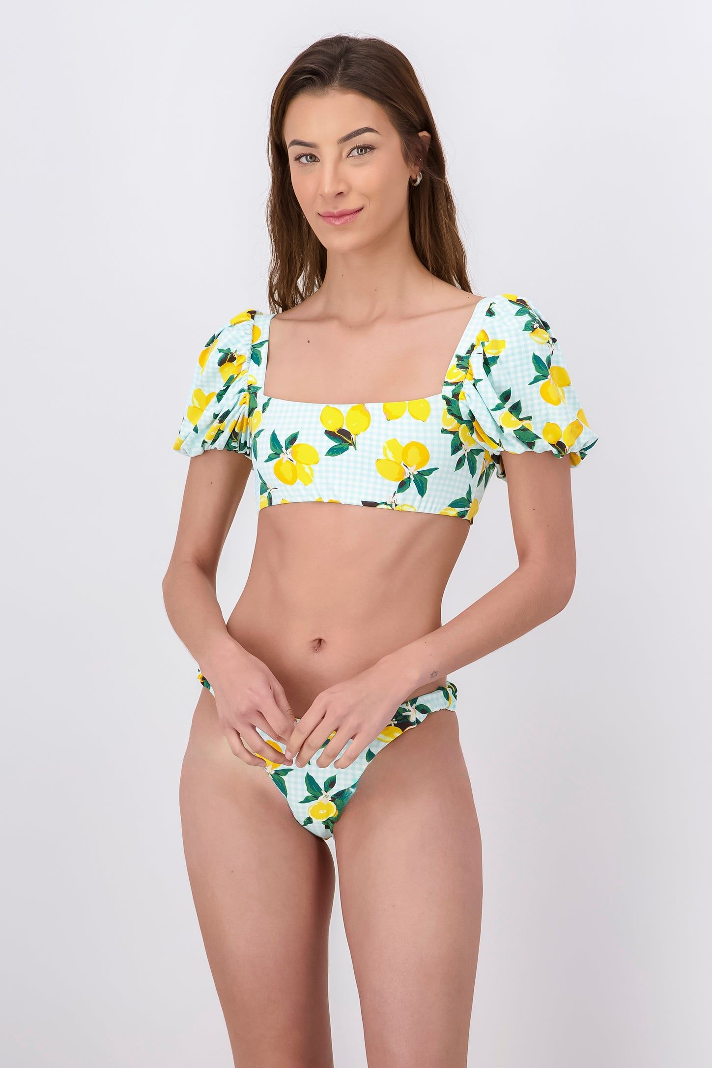 Top De Baño Con Olanes En Copas Y Fruncido sold by Shasa