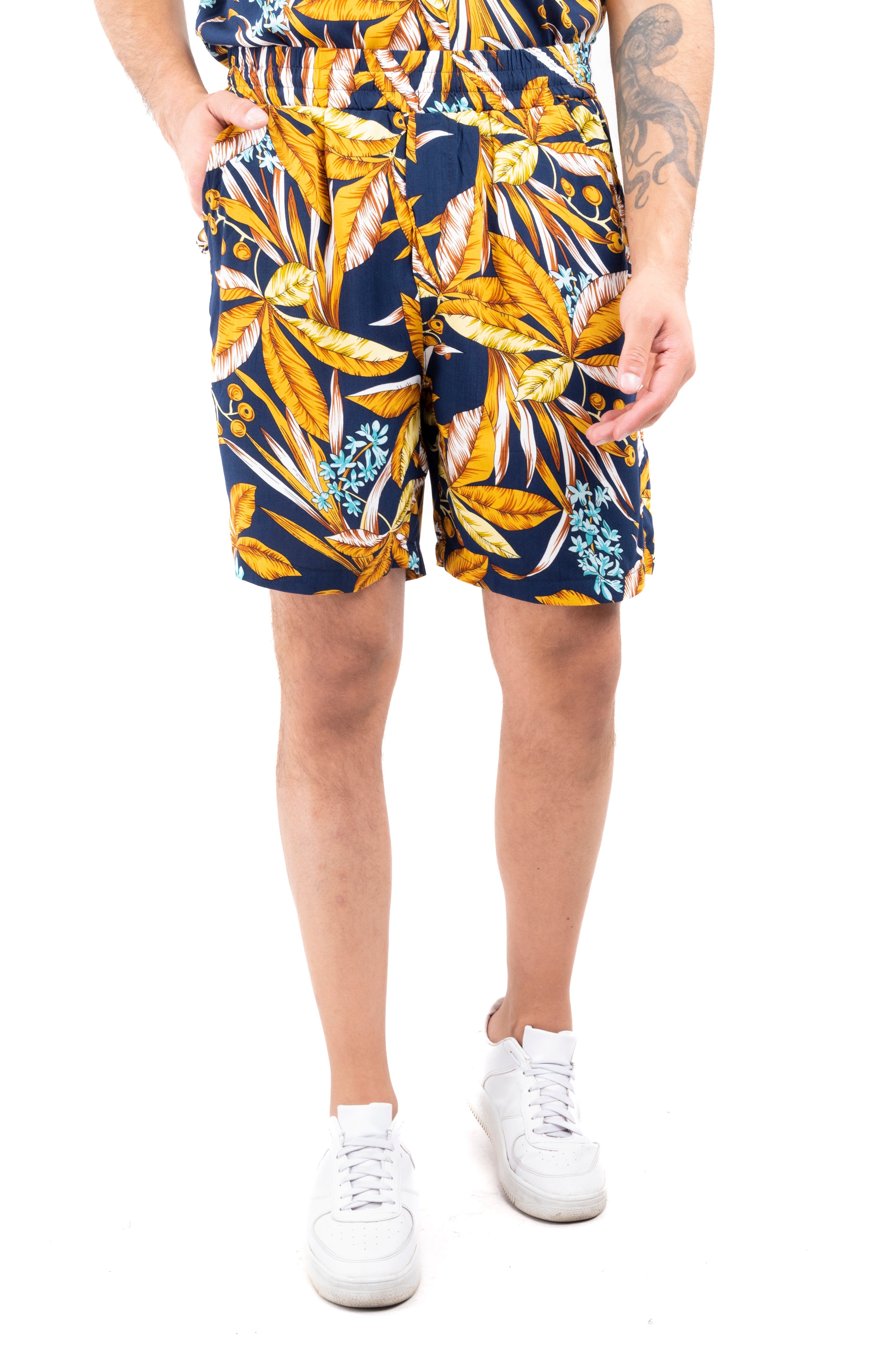 Short flores tropicales sold by Shasa product image thumbnail 4