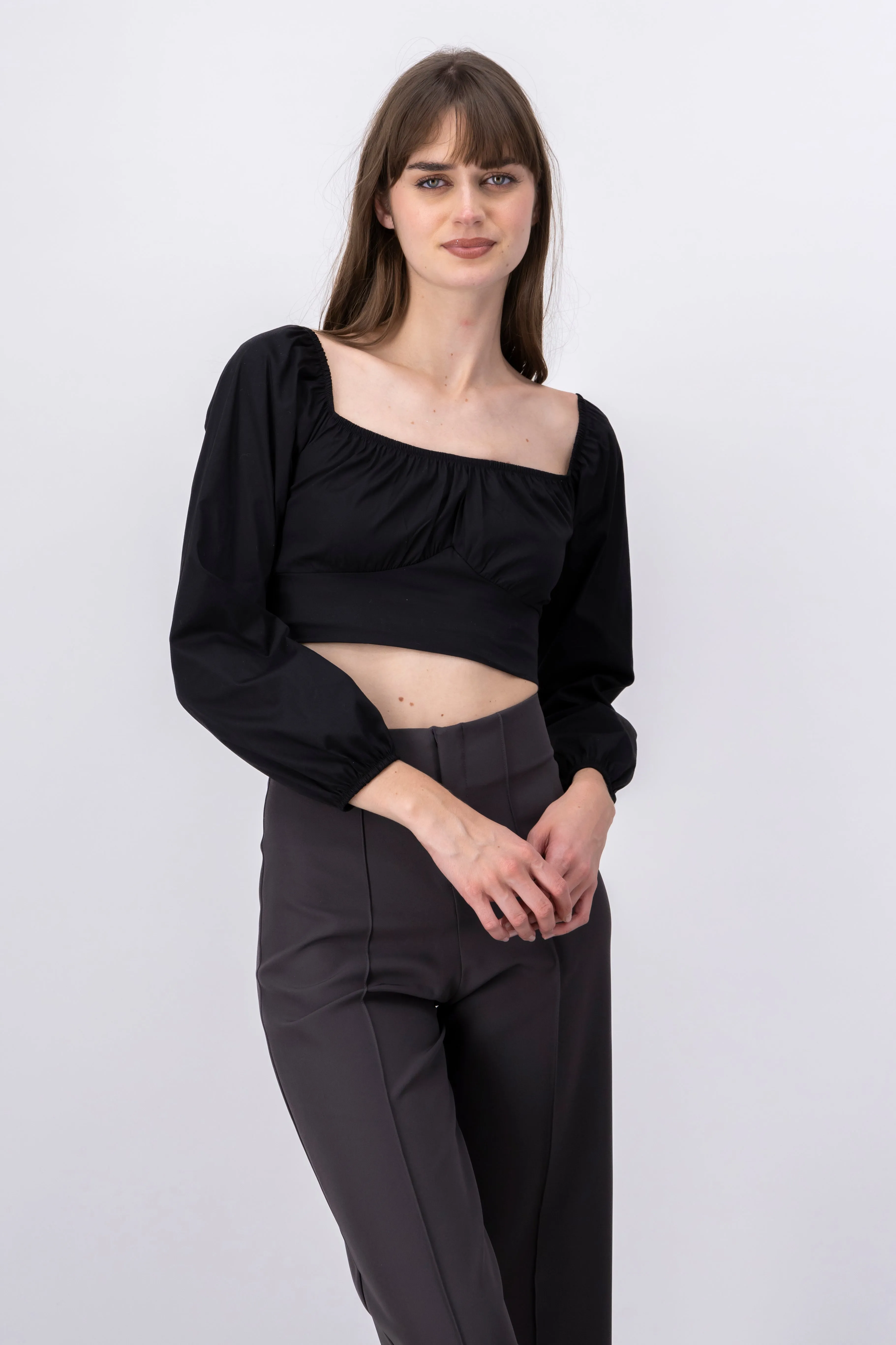 Top crop manga abullonada sold by Shasa