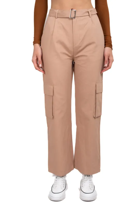 Pantalón cargo monocolor cinturón sold by Shasa