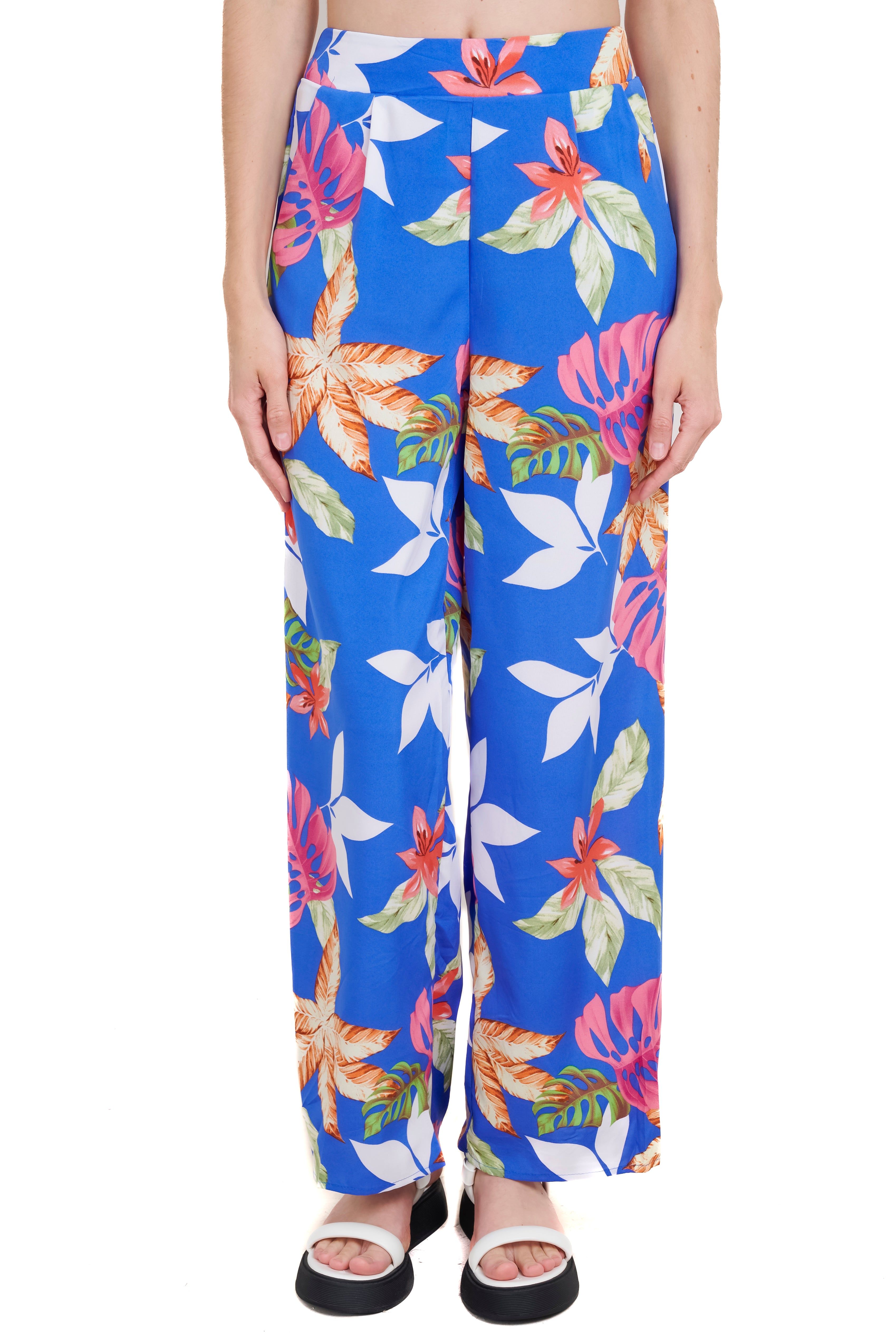 Pantalon amplio detalle pinzas estampado flores sold by Shasa