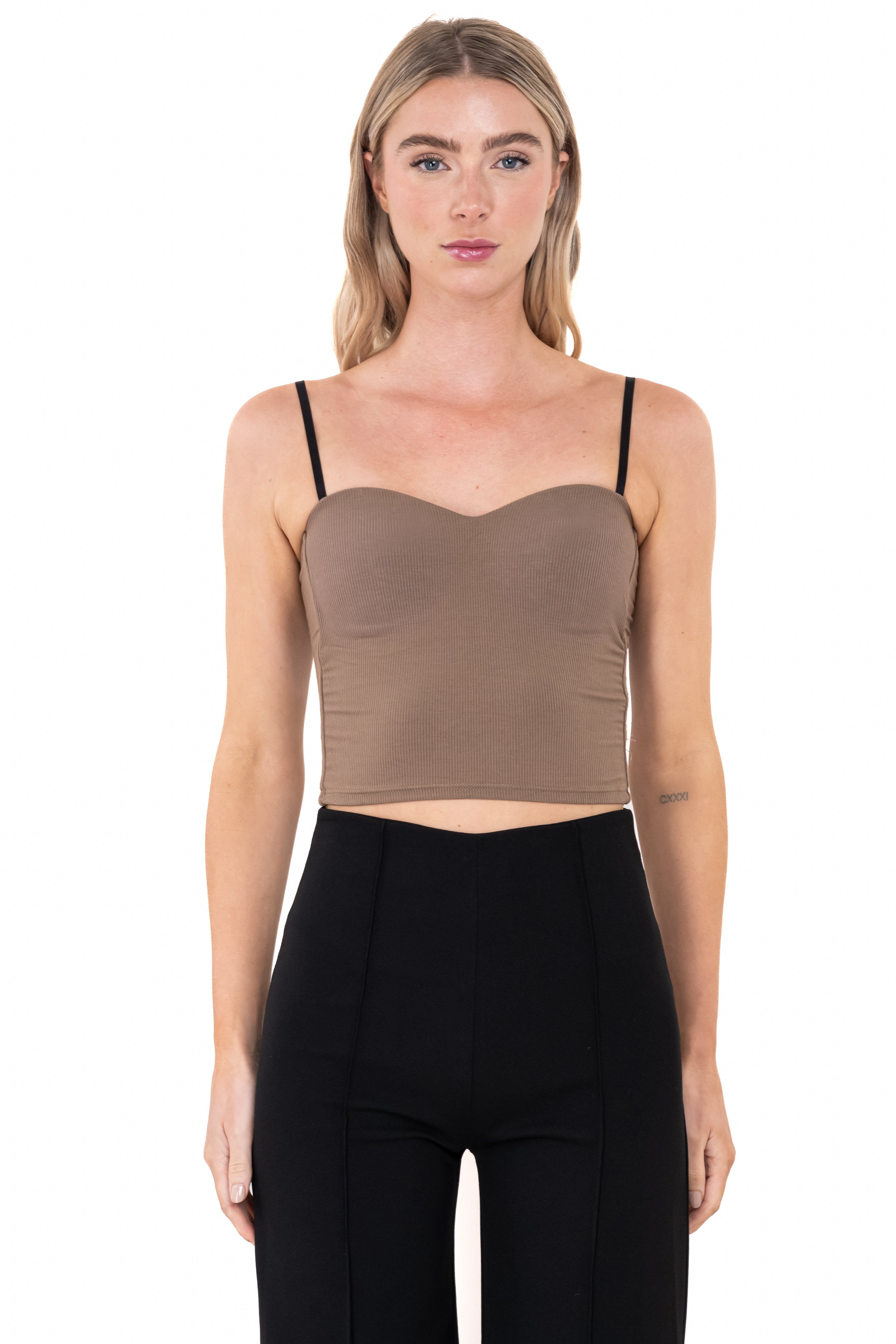 Top escote corazón copas tirantes sold by Shasa