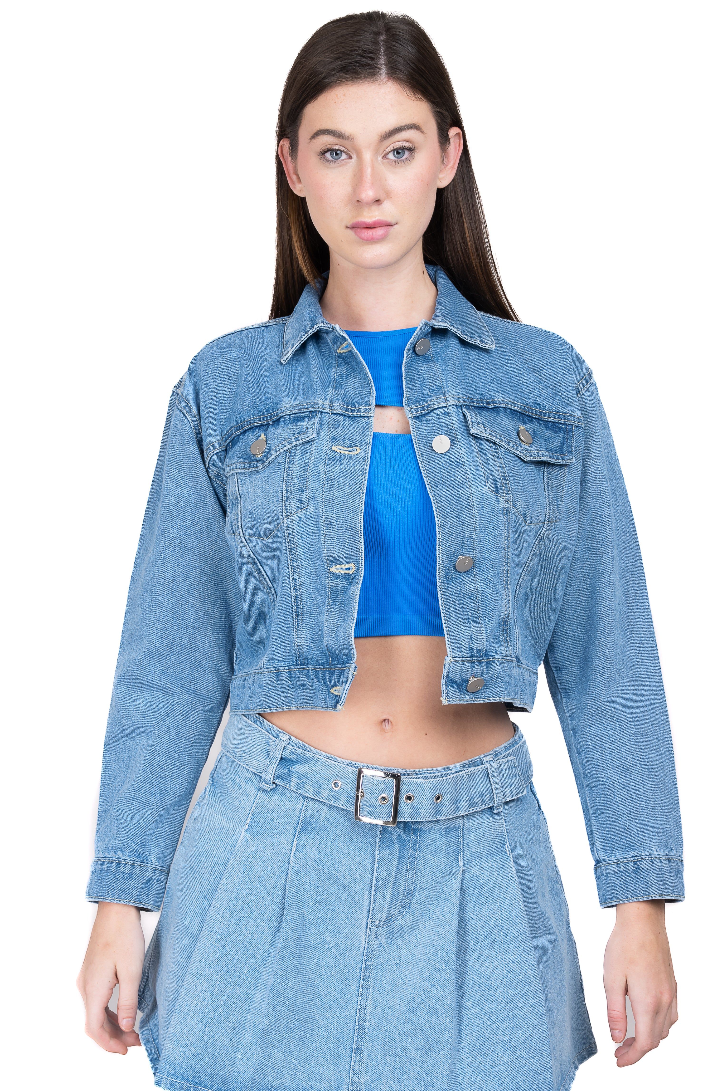 Chamarra crop denim botones sold by Shasa