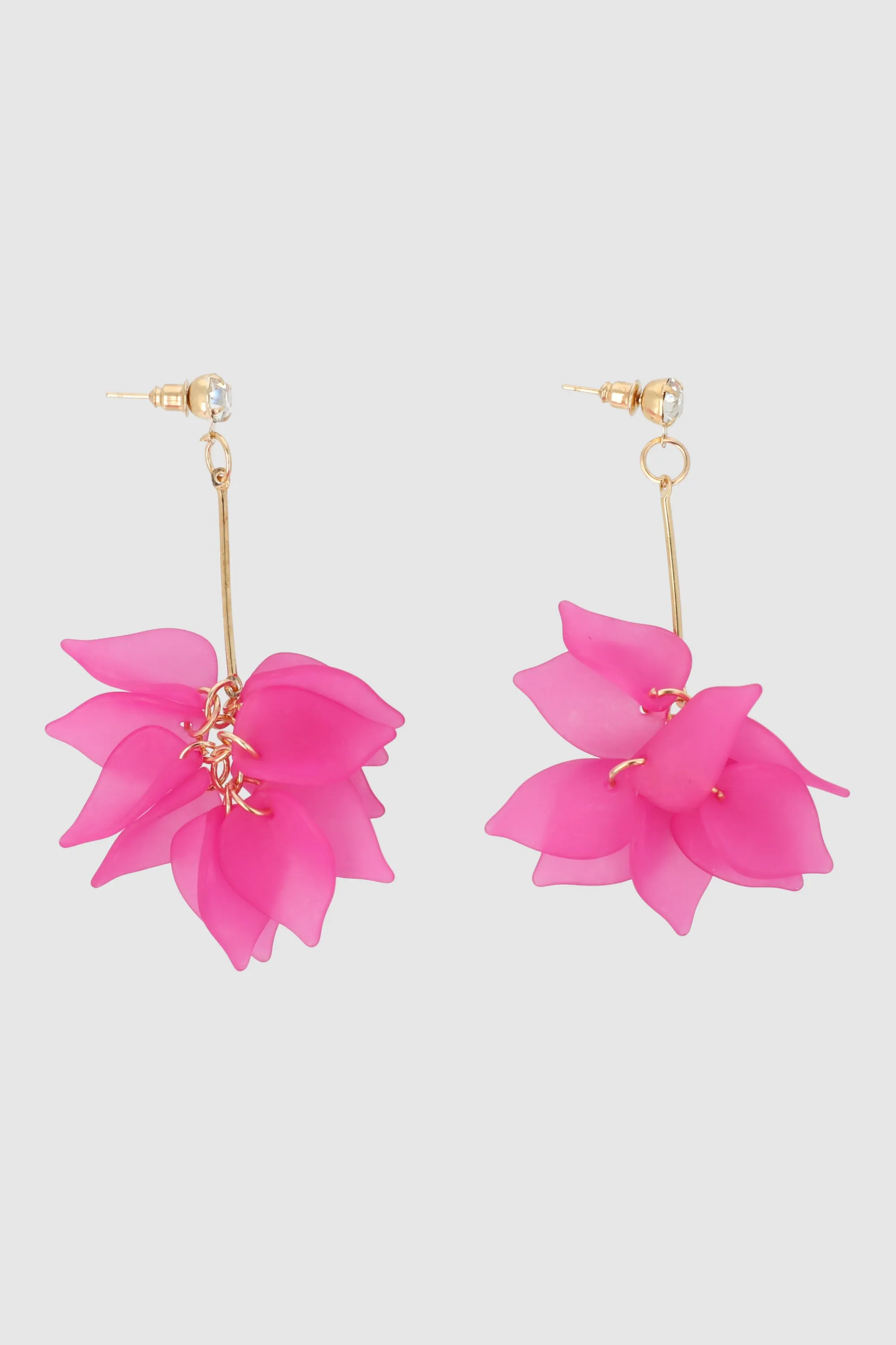 ARETES LARGOS PETALOS COLOR sold by Shasa