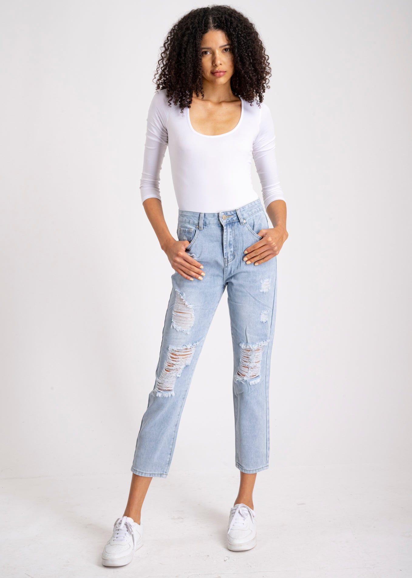 Jeans mom cintura alta destrucción sold by Shasa product image thumbnail 2