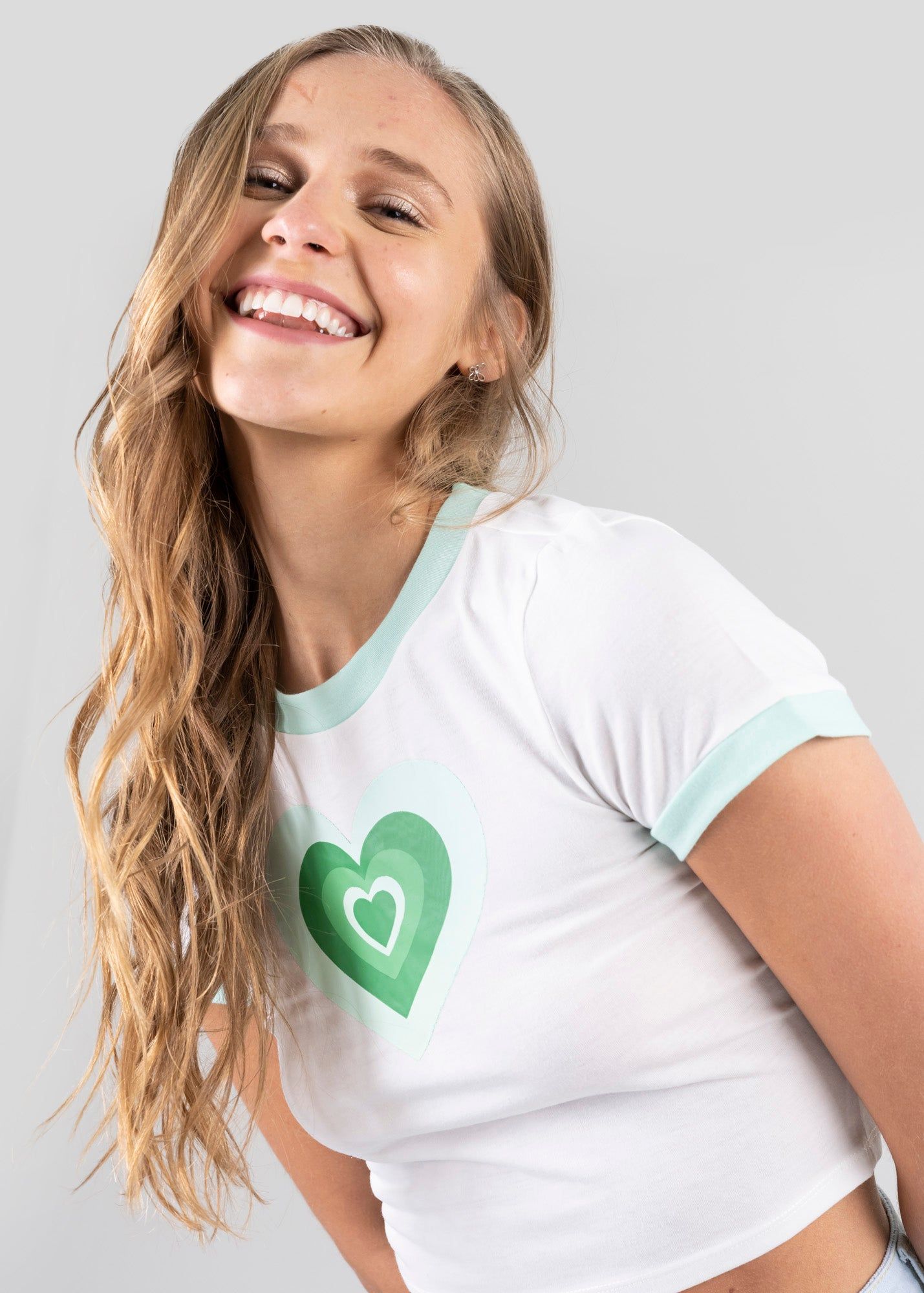 Playera estampado corazón sold by Shasa