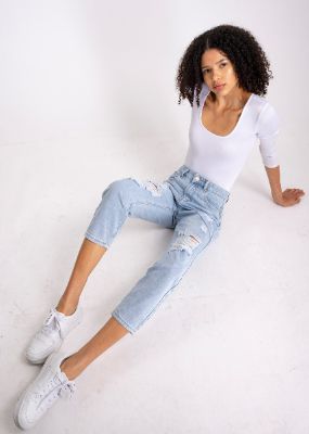 Jeans mom cintura alta destrucción sold by Shasa