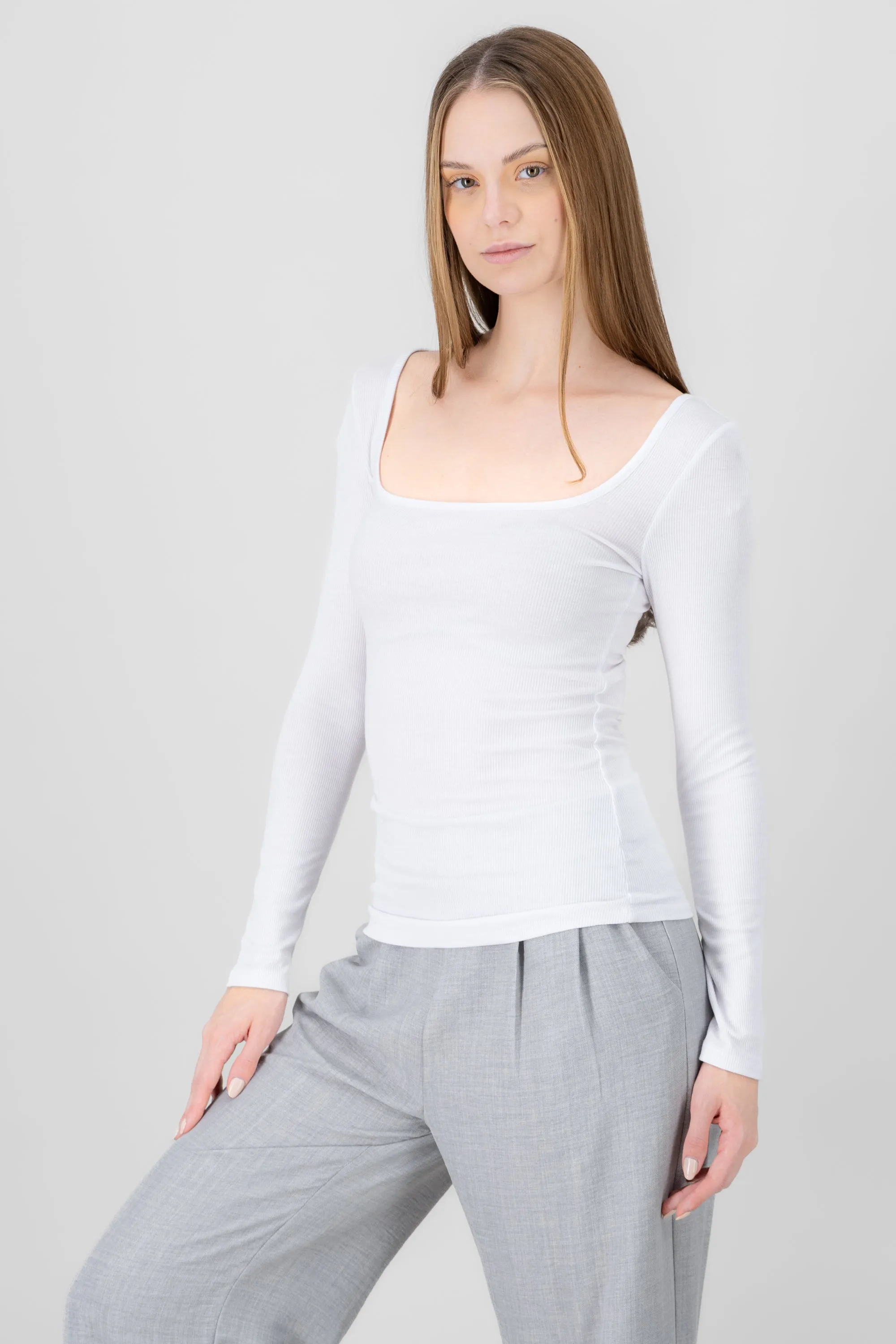 Top manga larga escote cuadrado sold by Shasa product image thumbnail 3