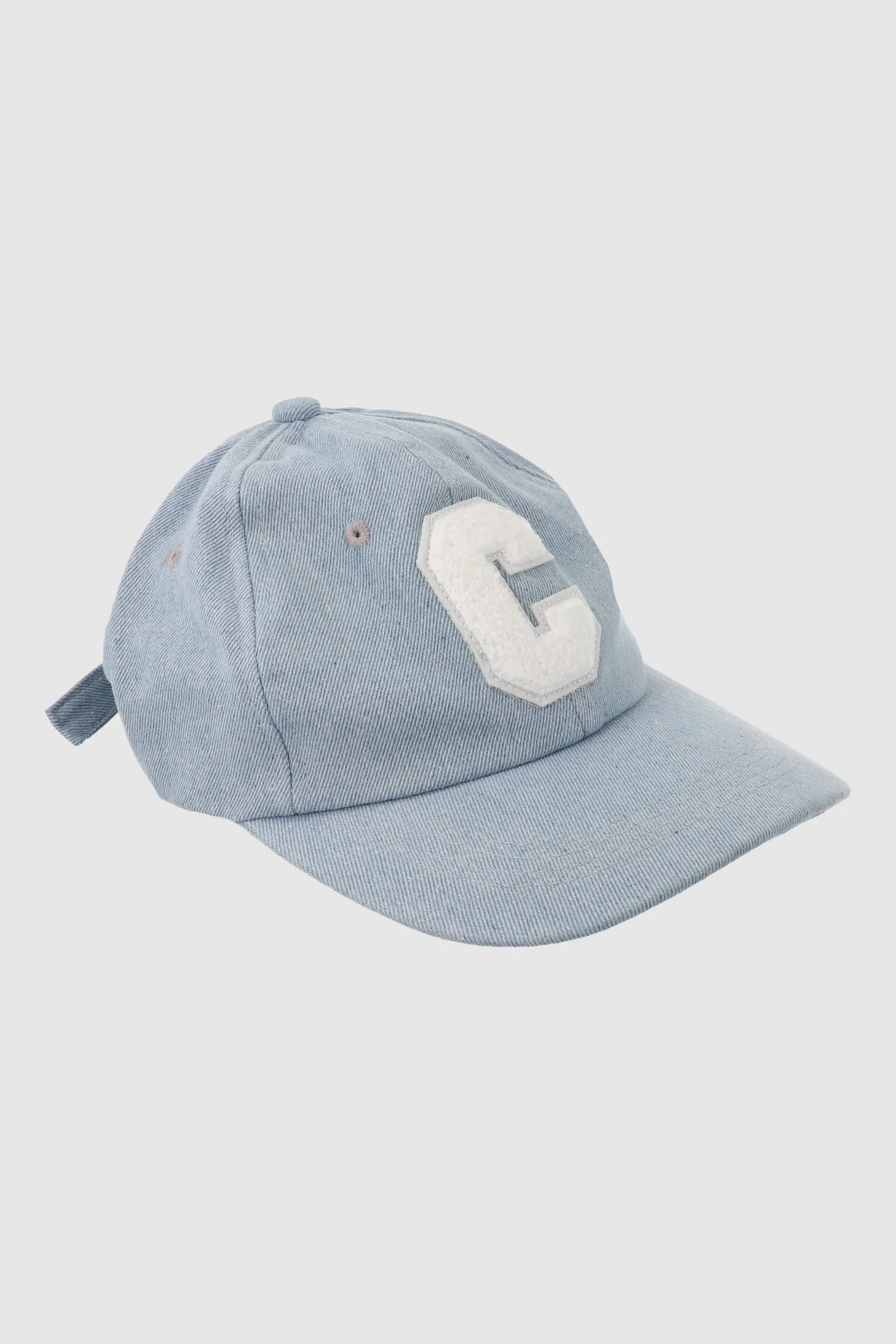 Gorra denim letra C sold by Shasa product image thumbnail 2