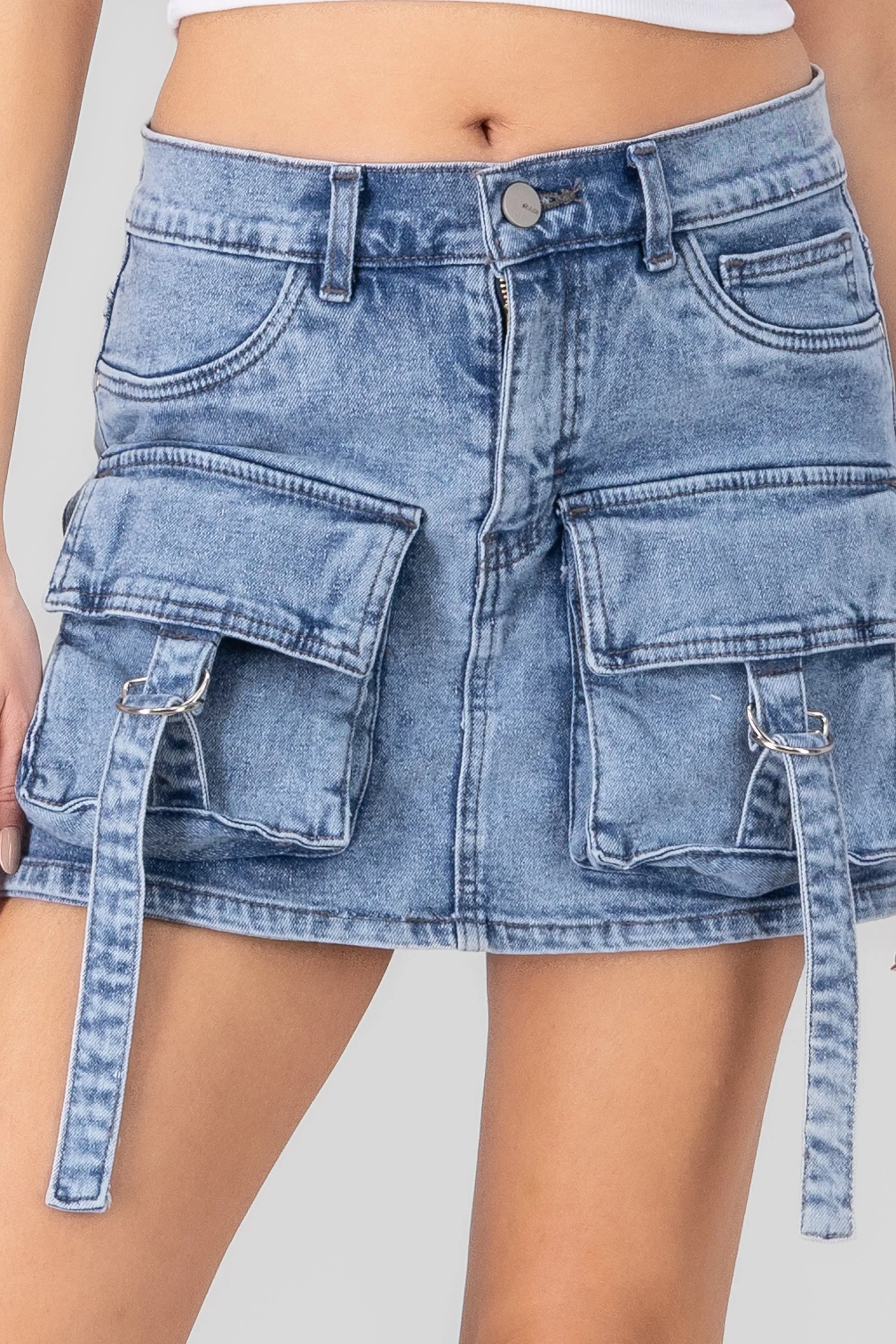 Falda short cargo dos bolsas delanteras sold by Shasa product image thumbnail 5