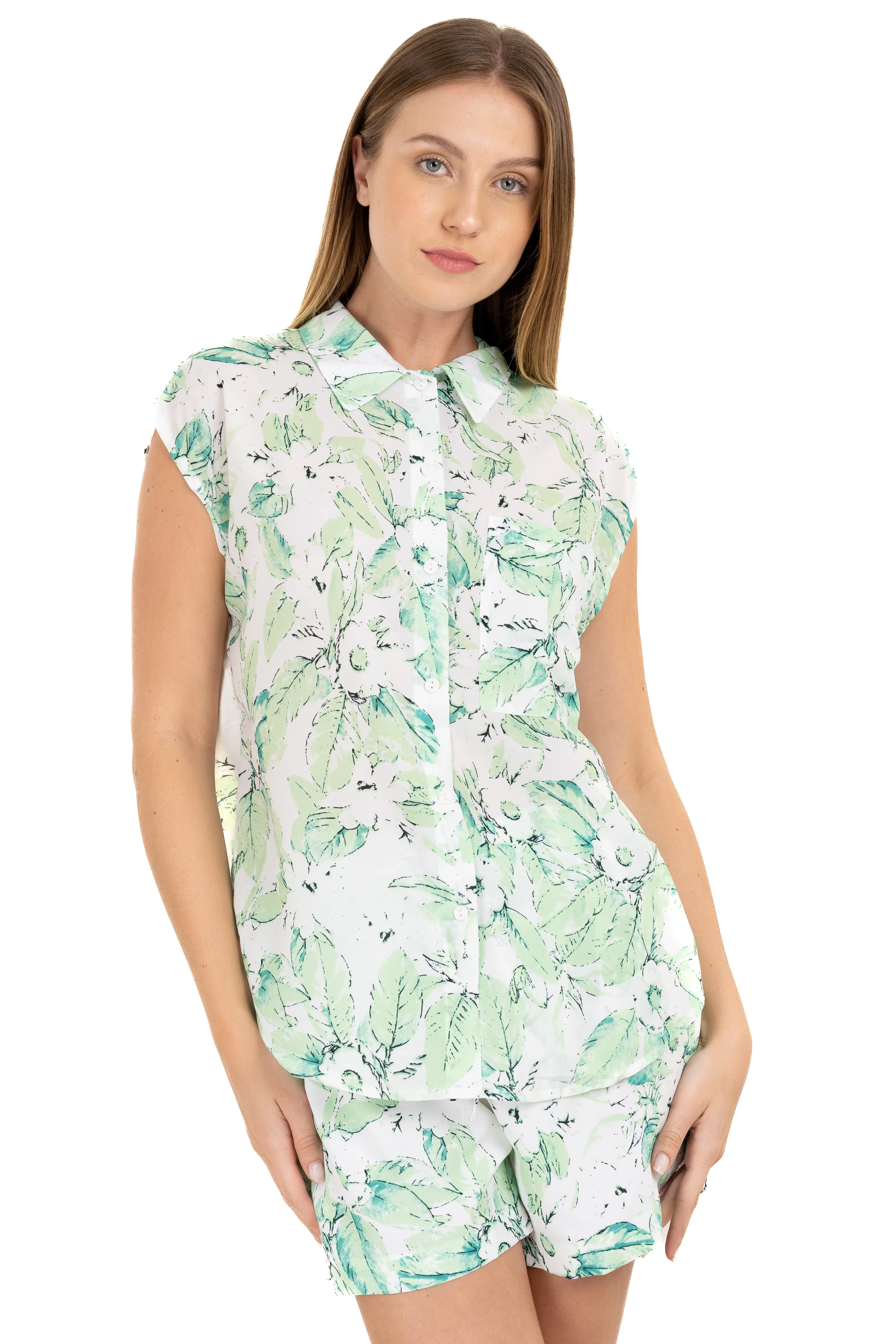 Camisa manga corta flores sold by Shasa